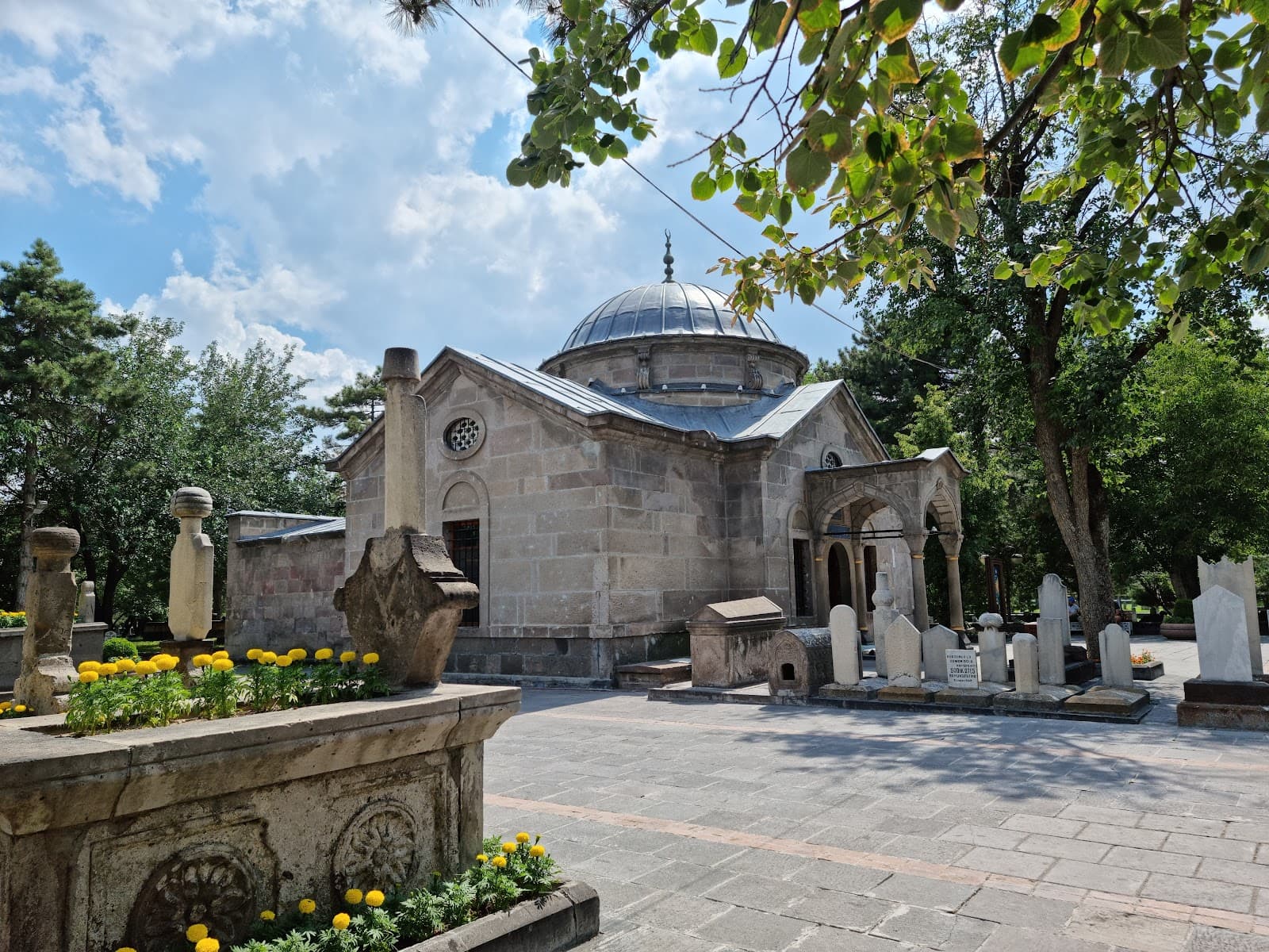 Seyyid Burhaneddin Tomb and Park - Image 1