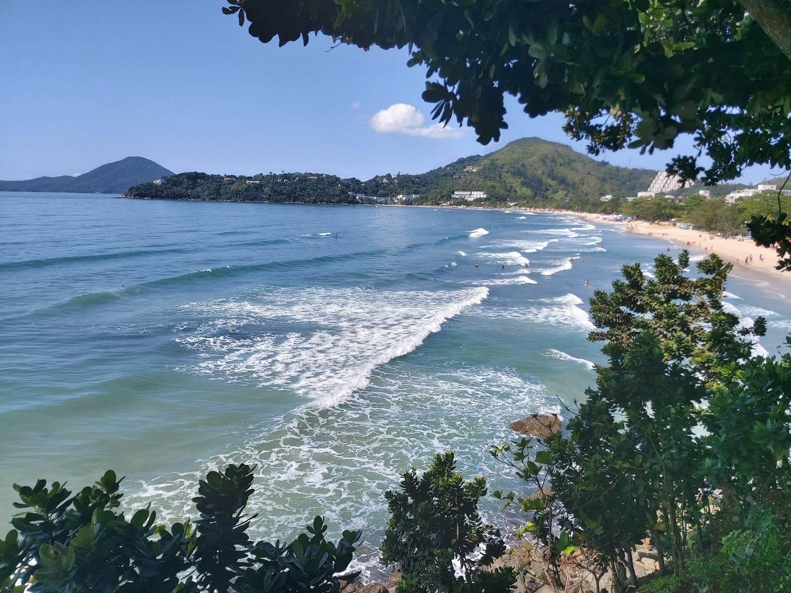 Praia das Toninhas - Image 1