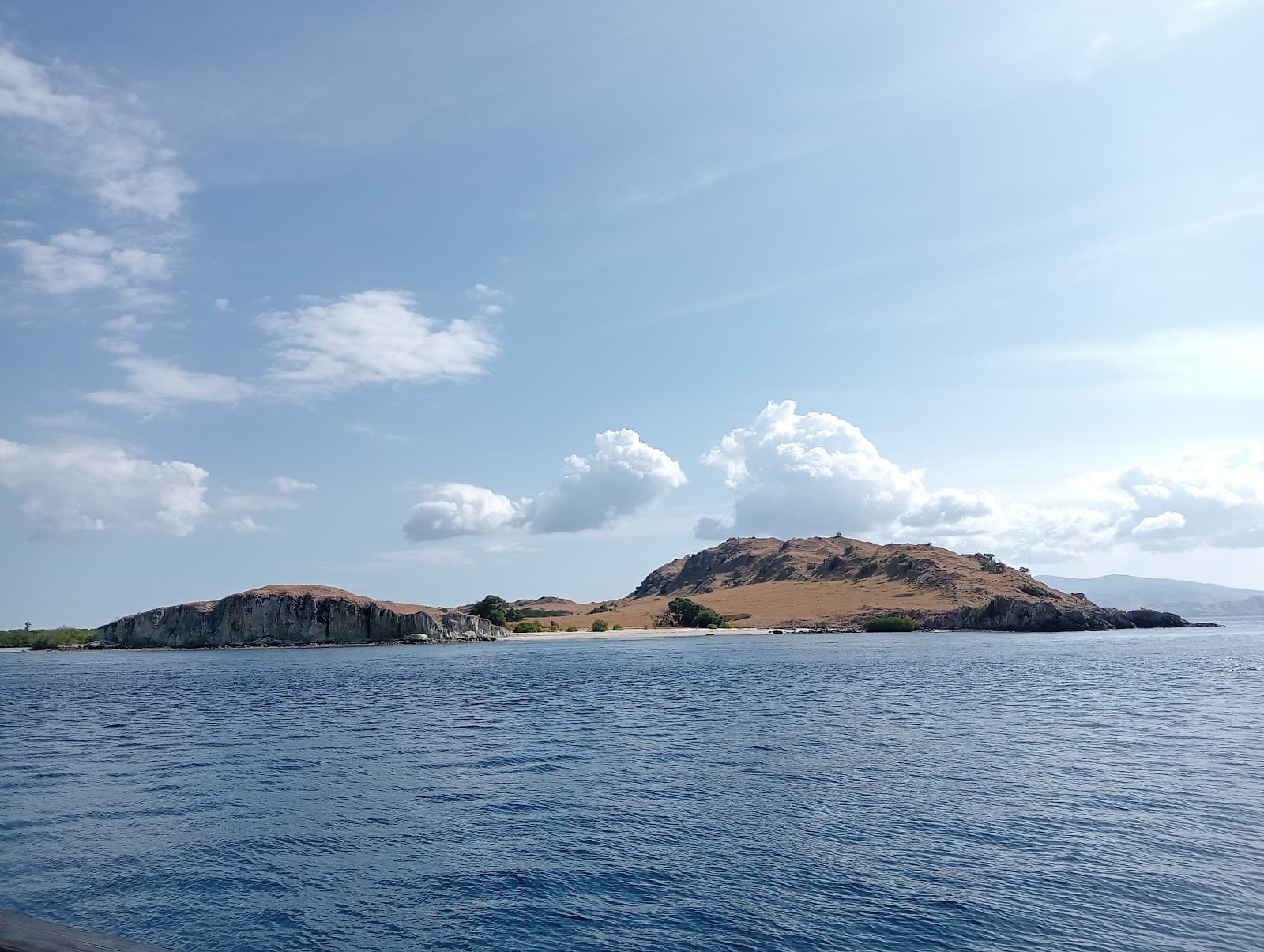 Tatawa Besar Komodo National Park - Image 1
