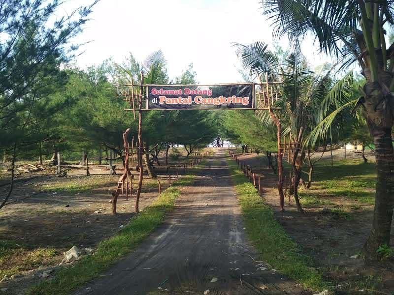 Pantai Cangkring - Image 1
