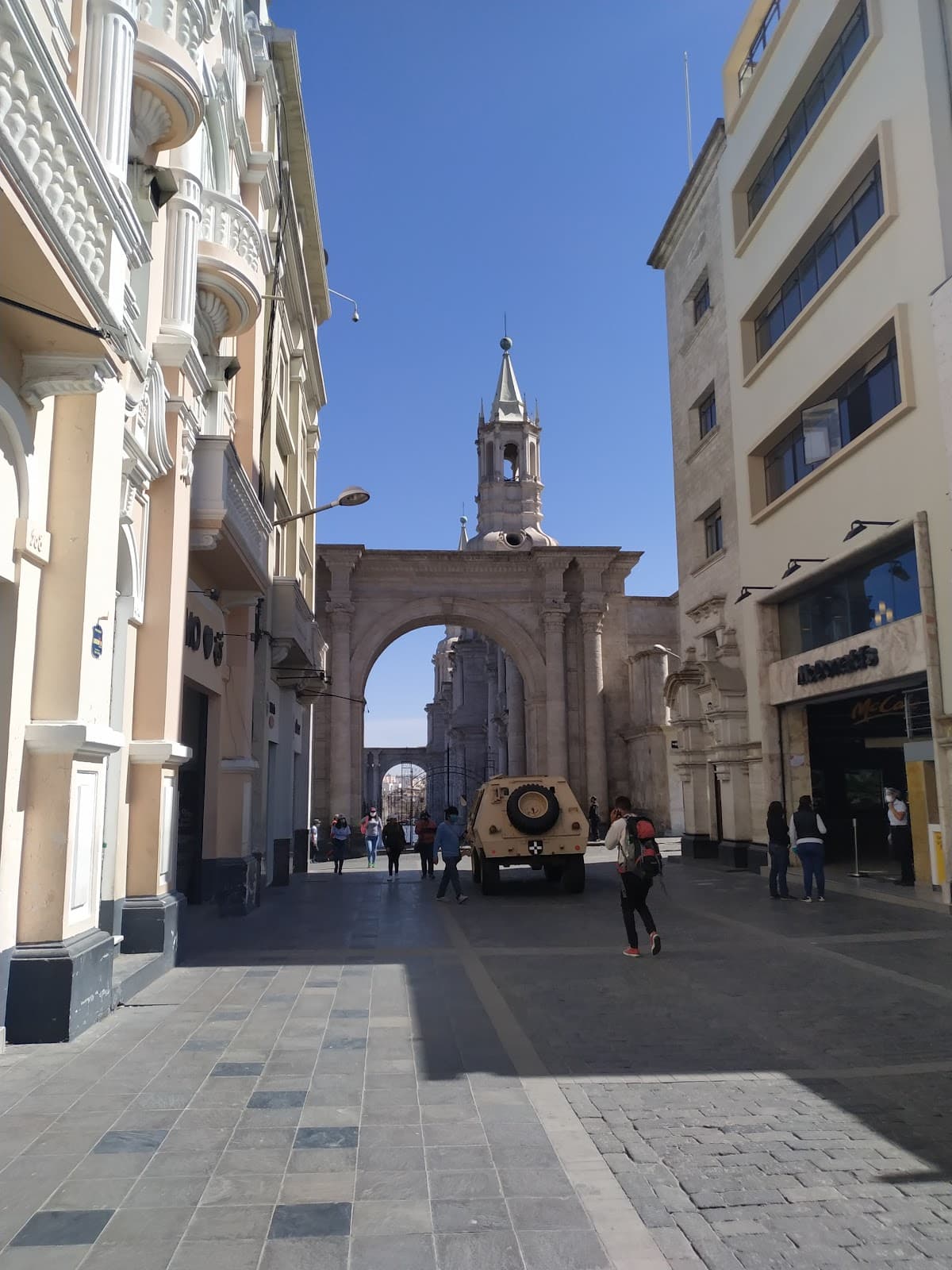 Calle Mercaderes - Image 1