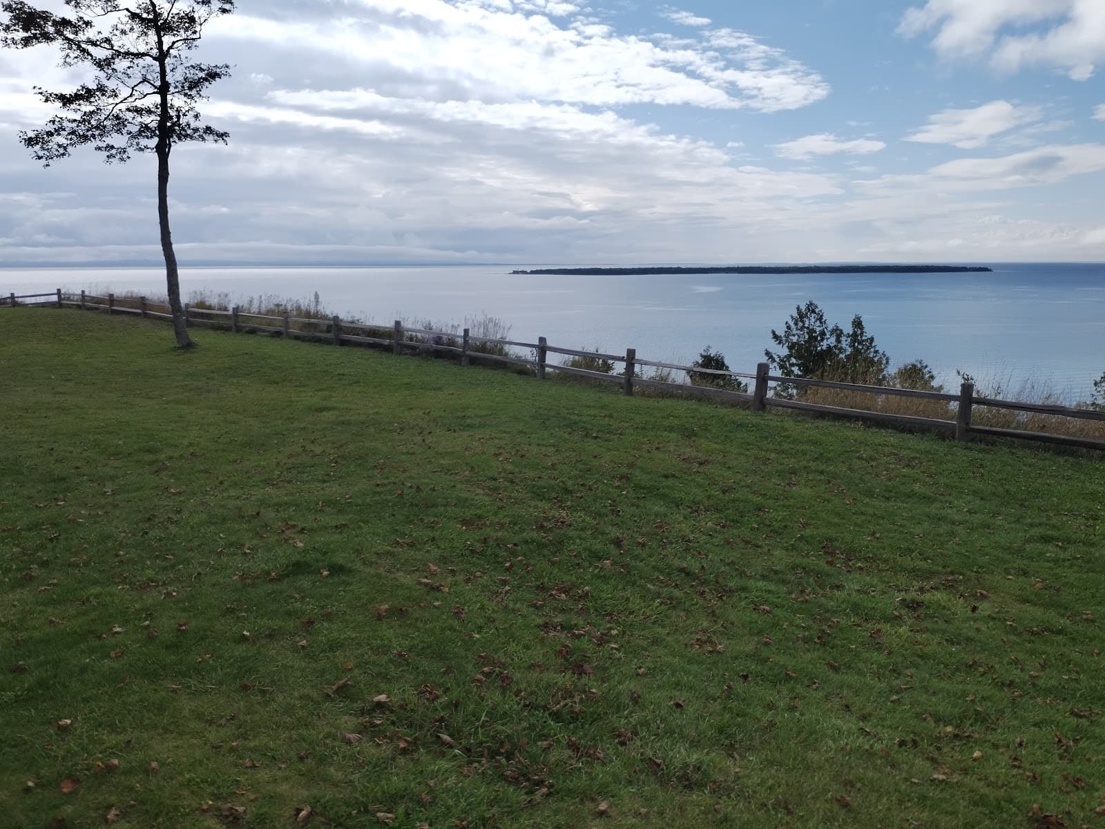 Gros Cap Lookout - Image 1