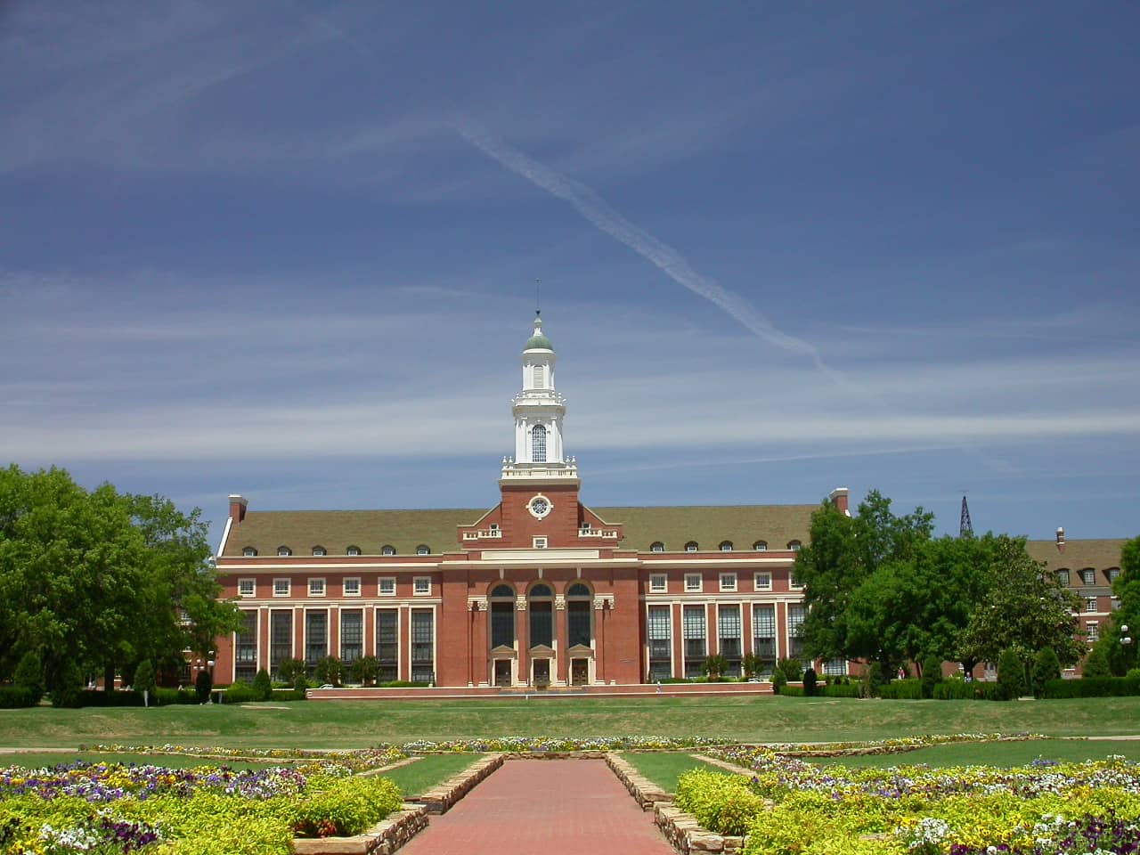 Artistic Exterior and Lawn