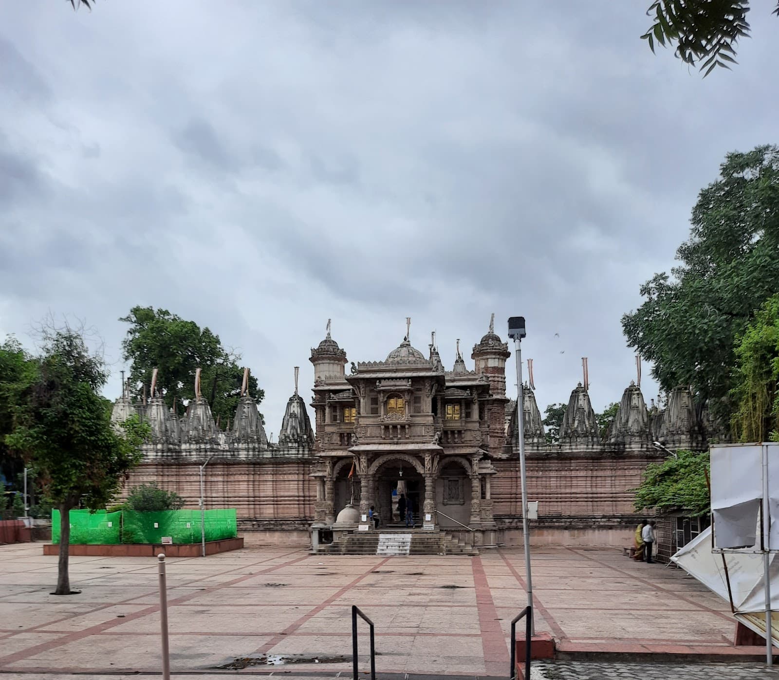 Hutheesing Jain Temple Ahmedabad - Image 1