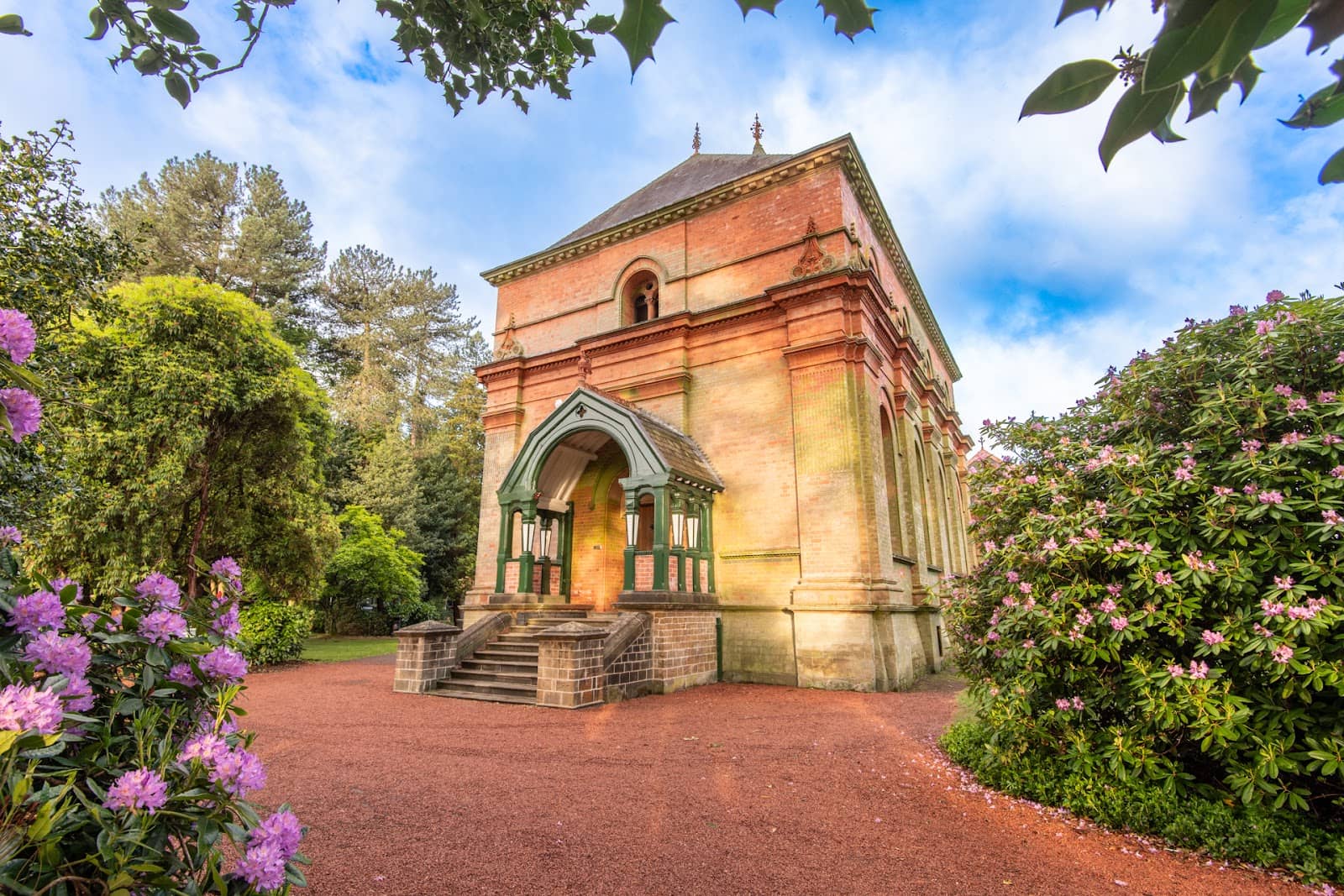 Beautiful Grounds & Picnic Area