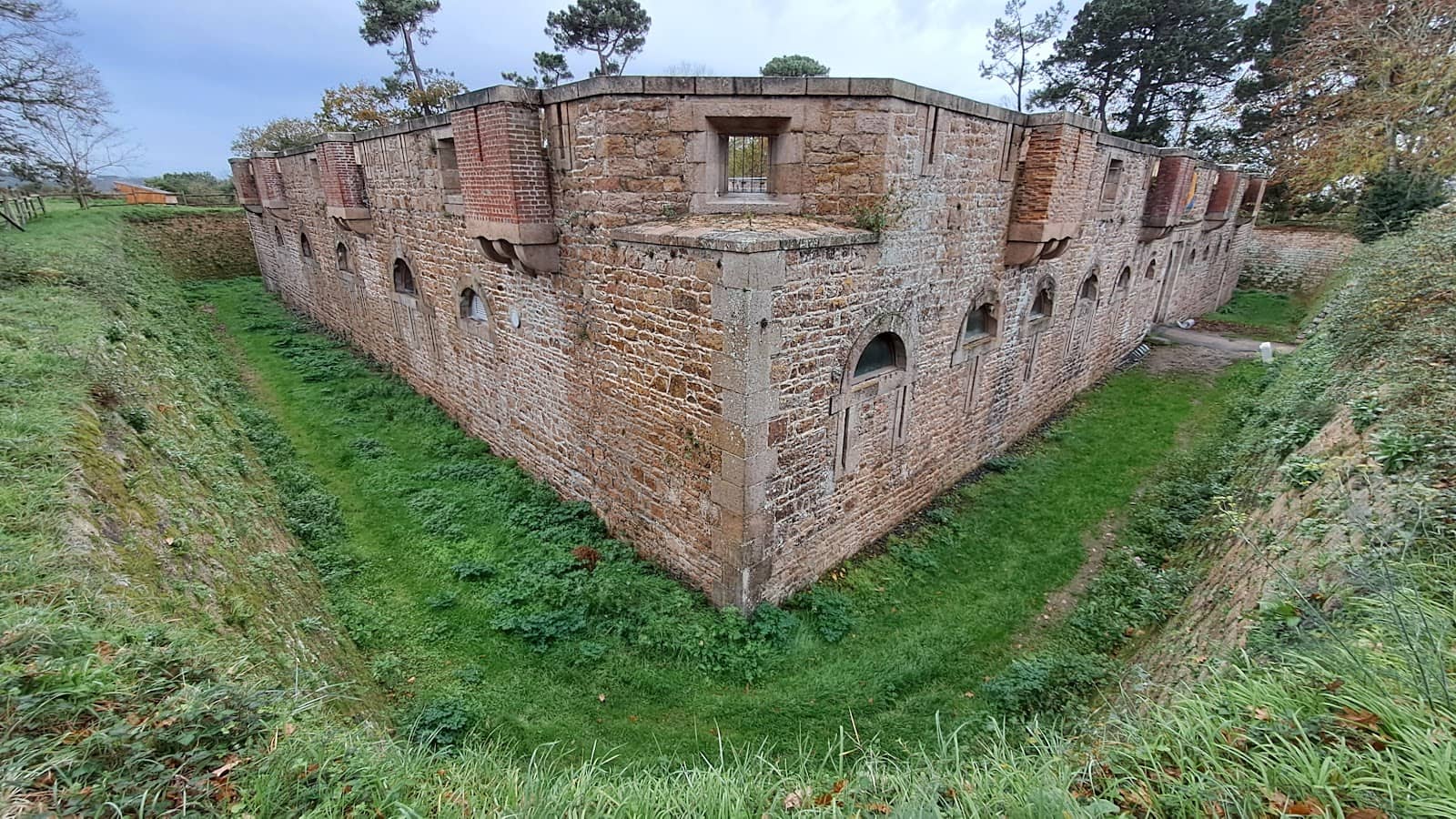 Exquisite Glassware Collection
