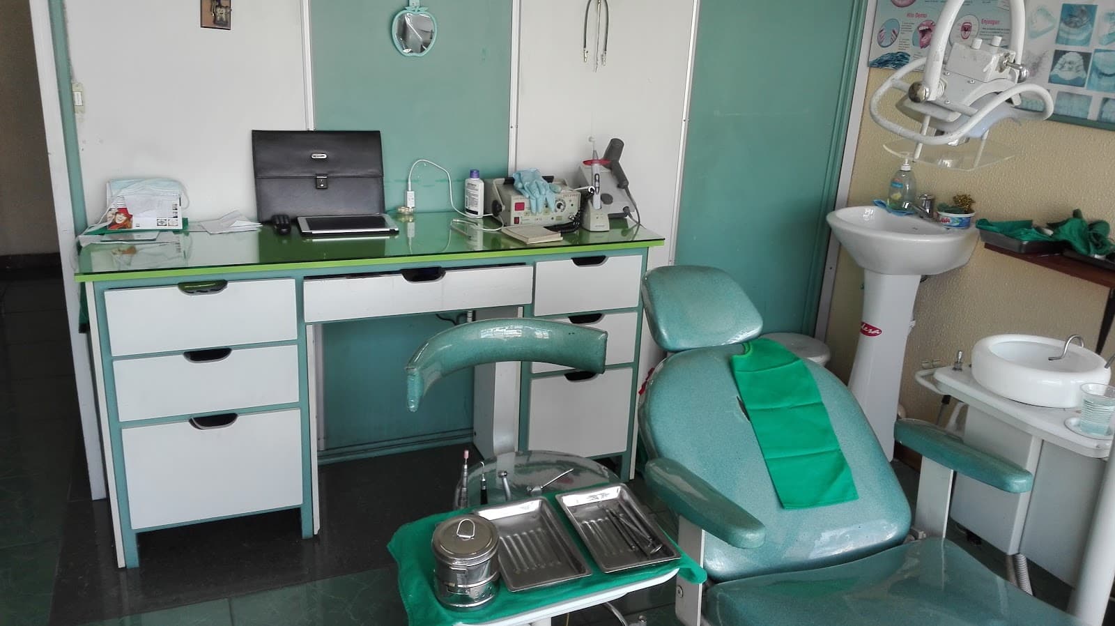 Village Center Carcelen - Image 1