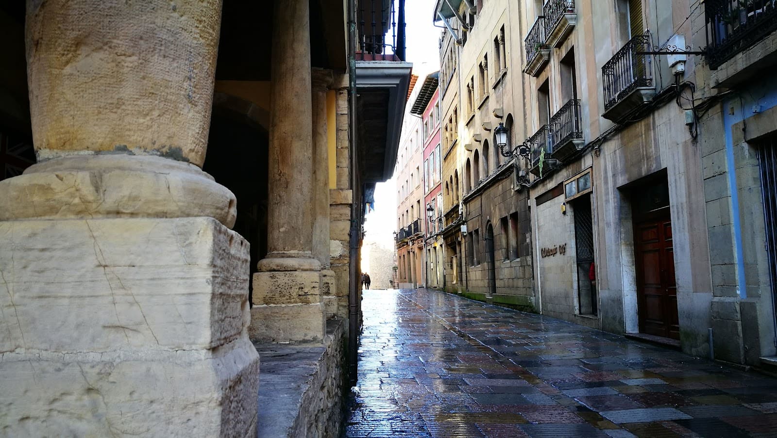 Calle La Ferrería - Image 1