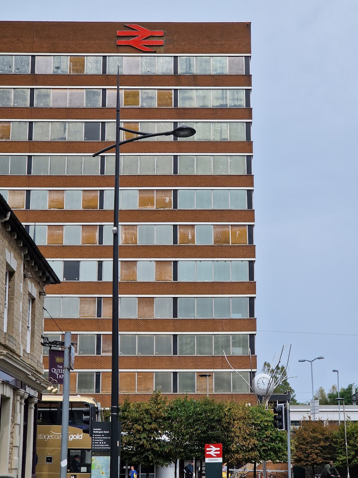 Swindon Railway Station - Image 1