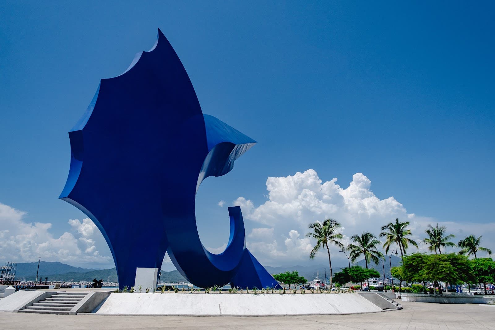 Monumento al Pez Vela - Image 1