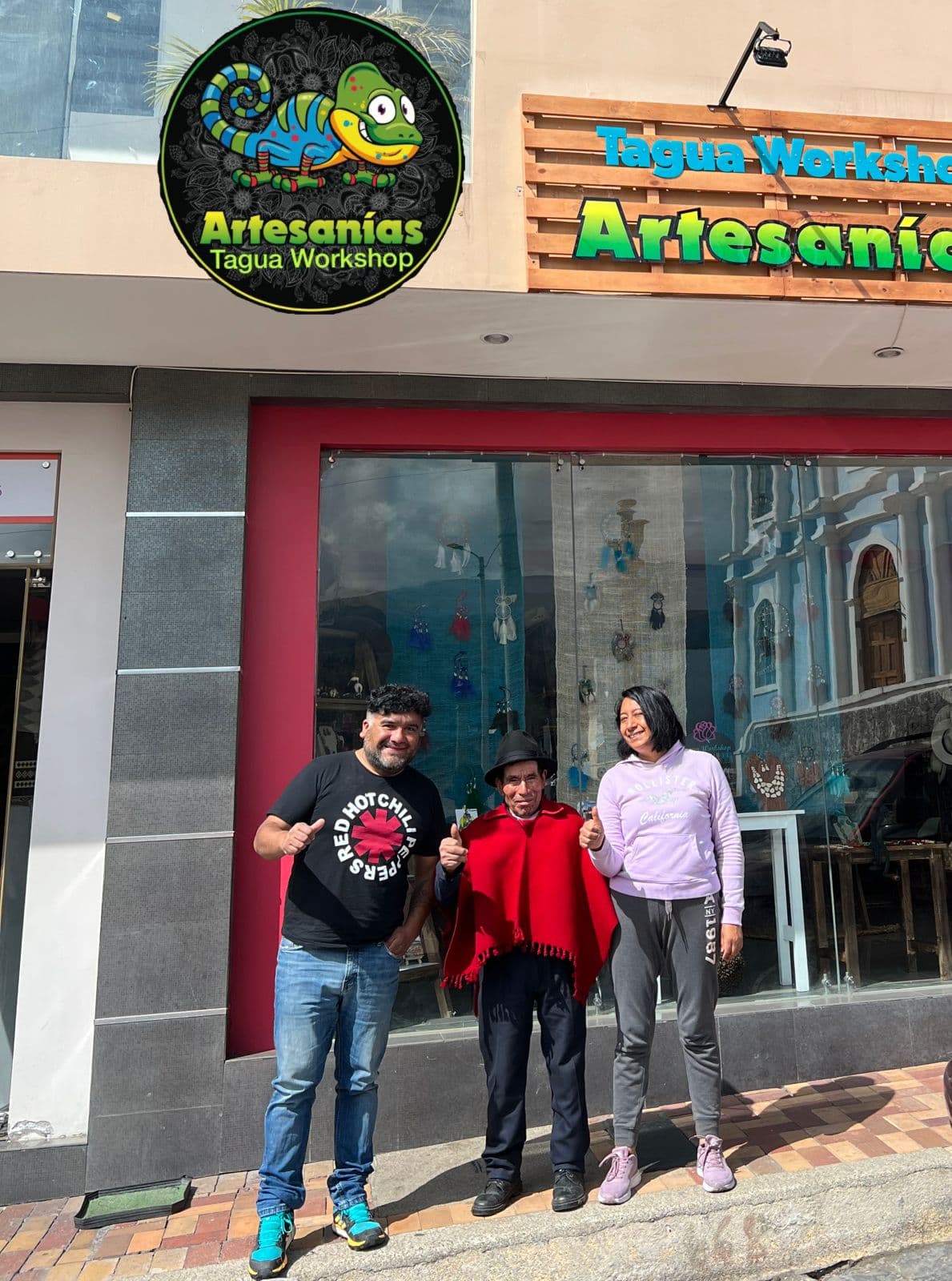 Artesanías de Guano (Textile Workshops) - Image 1