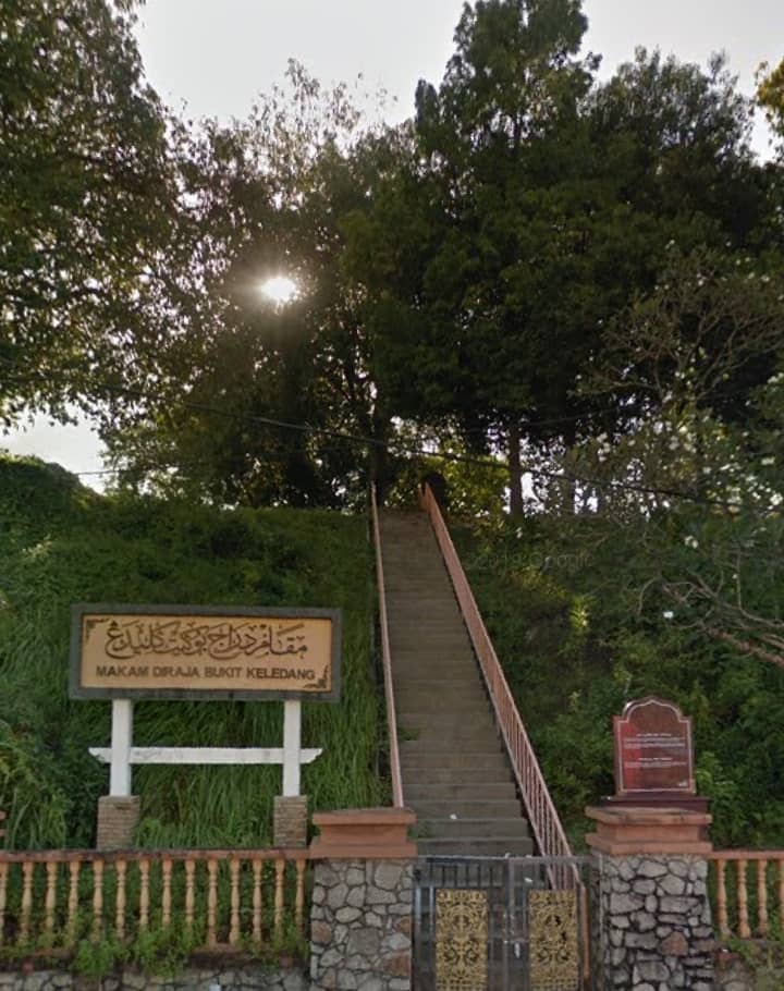 The Monumental Structure