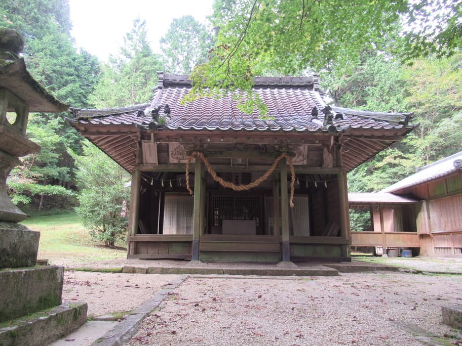 Iwamura Hachiman Shrine - Image 1