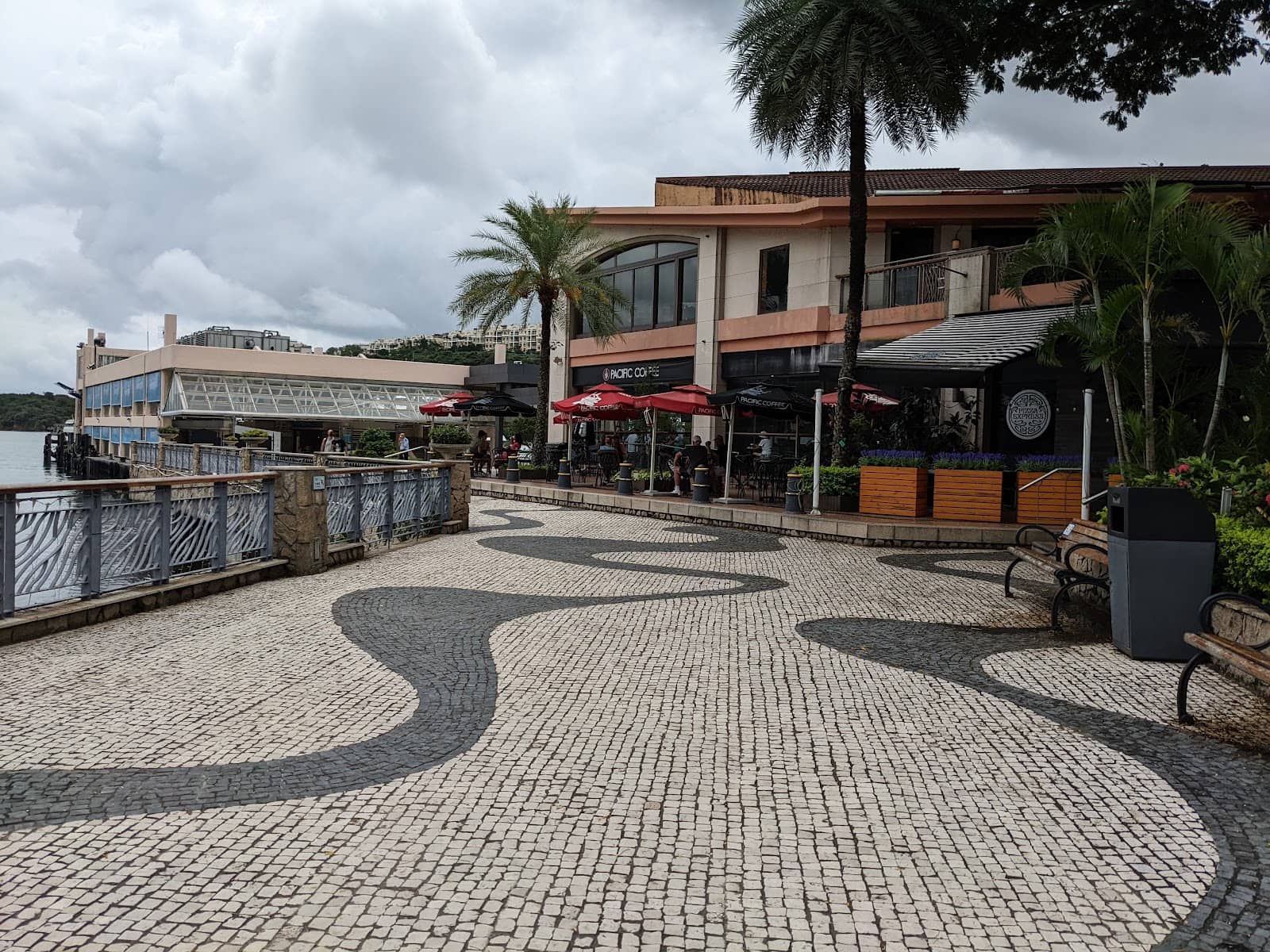 Lantau Island Sightseeing Bus Tour