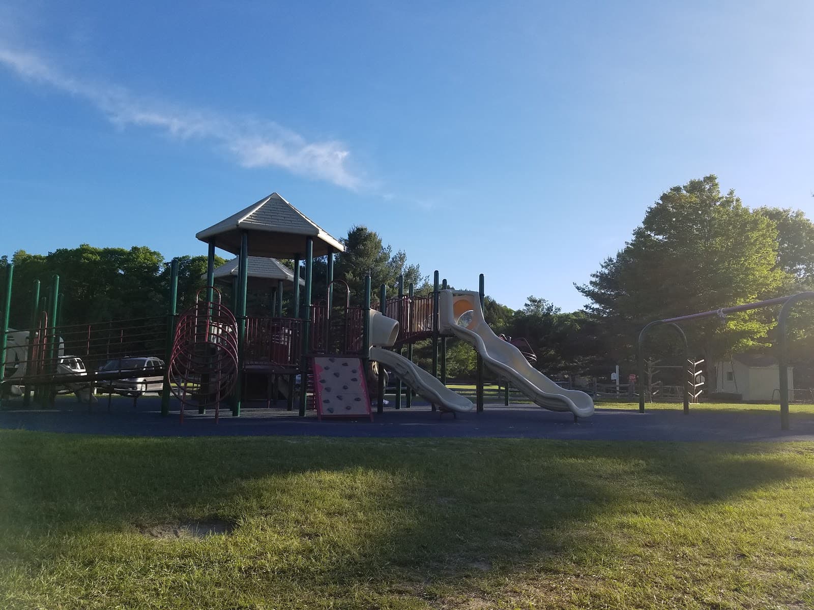 Lake Pinneo Park & Beach - Image 1