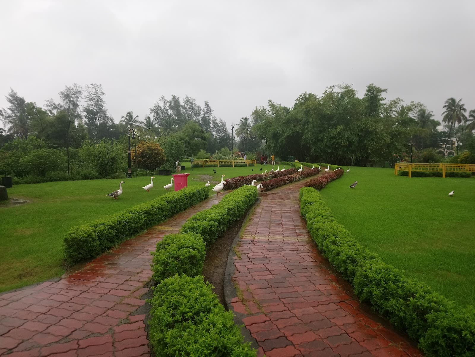 Vanganga Lake Garden (Dadra) - Image 1