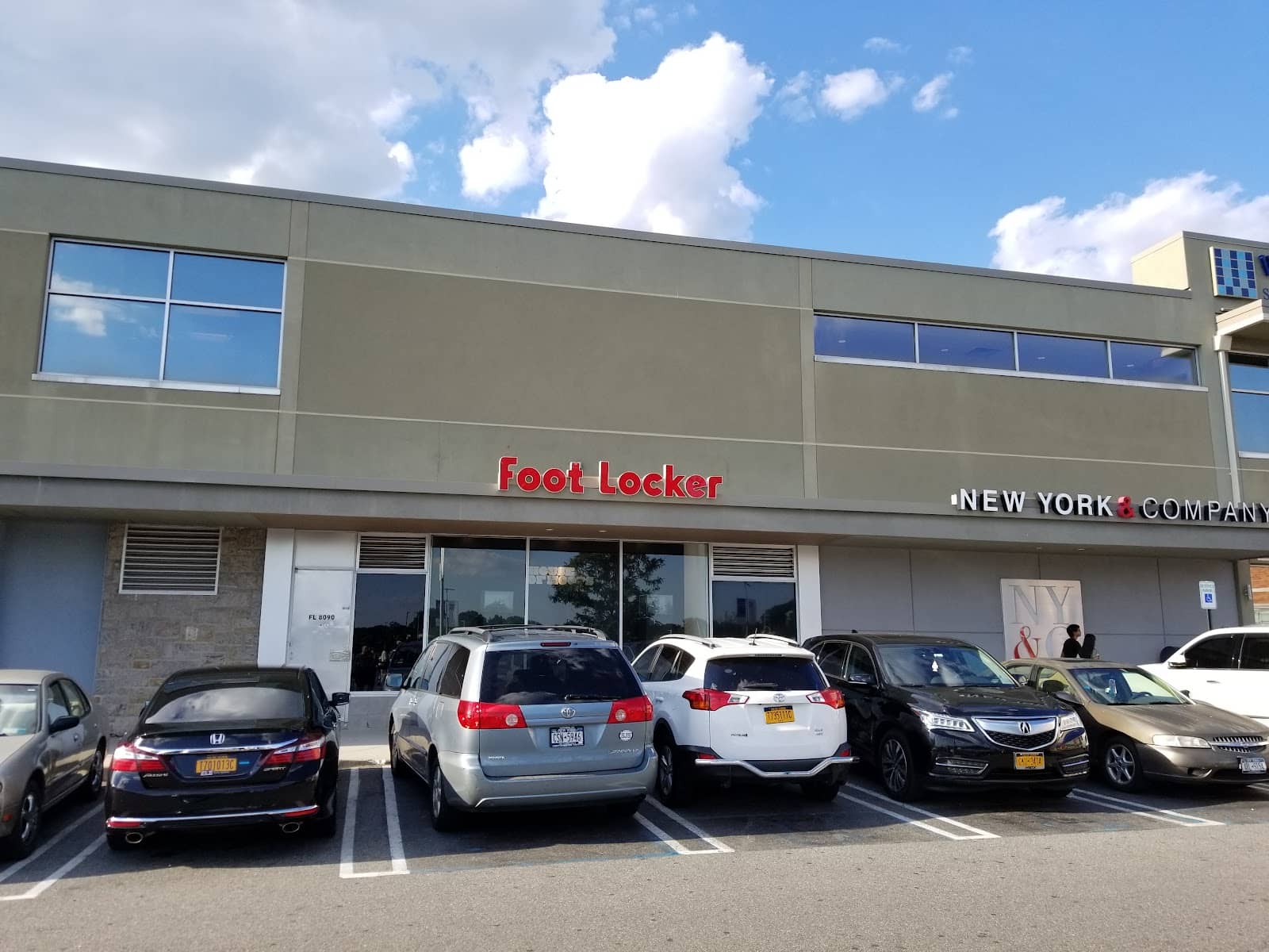 Diverse Retail & Dining