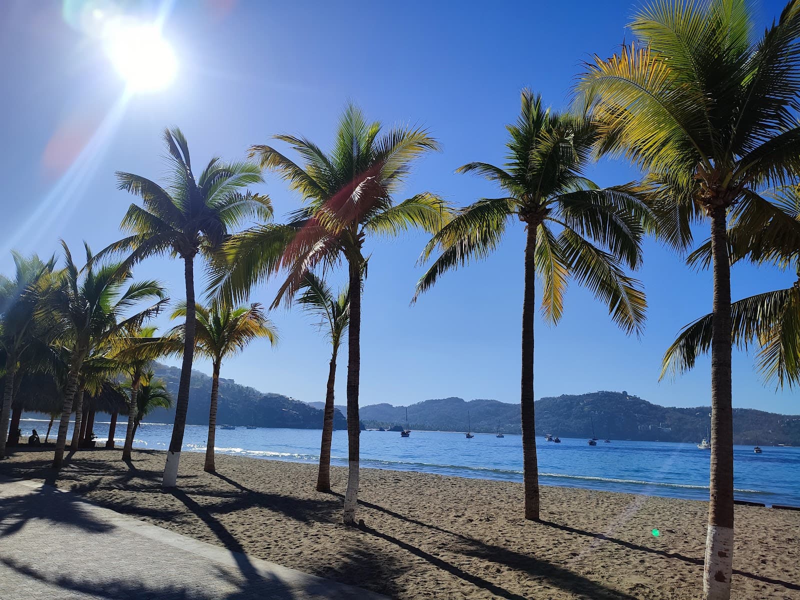 Playa Principal Pier Zihuatanejo - Image 1