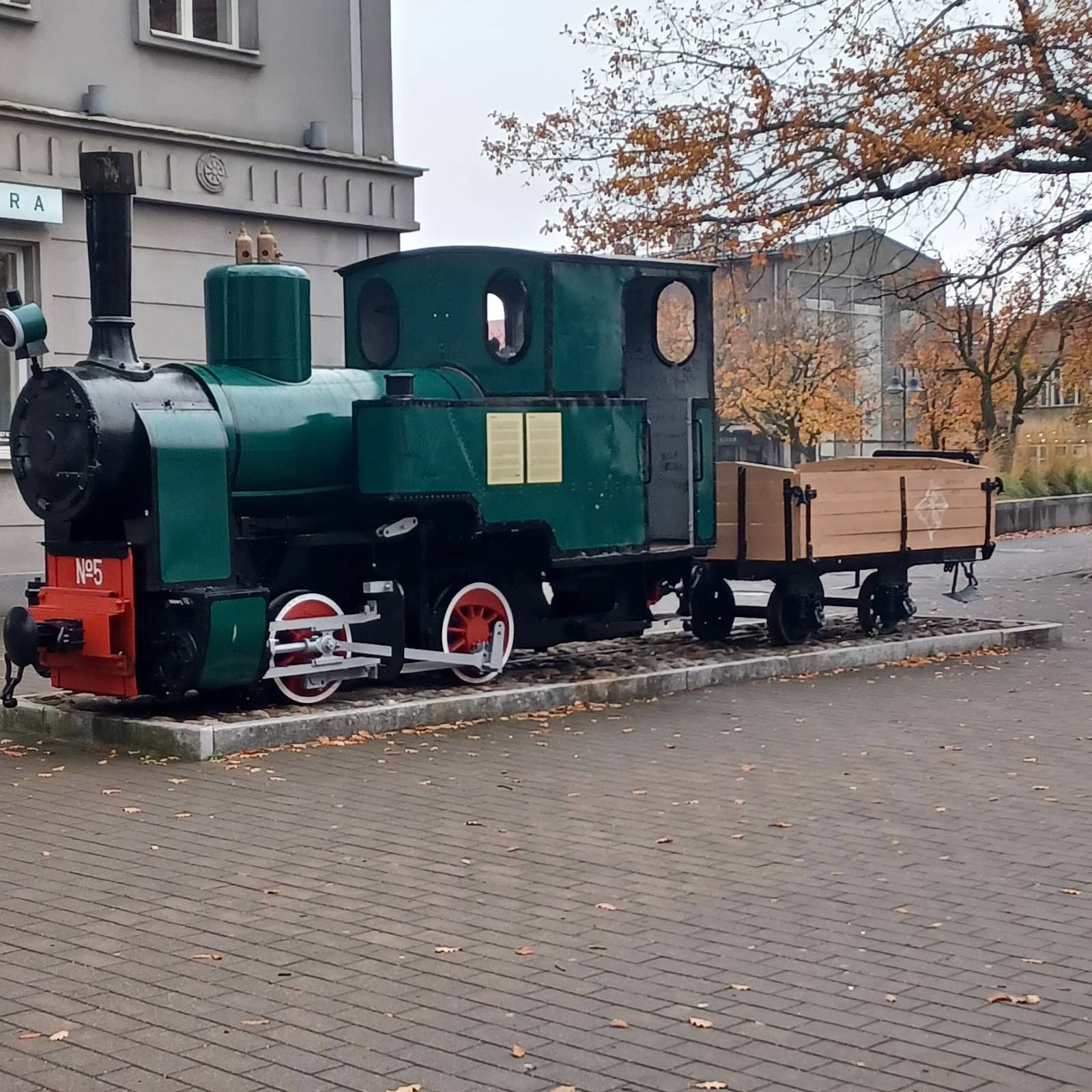 Local Boutiques and Shops