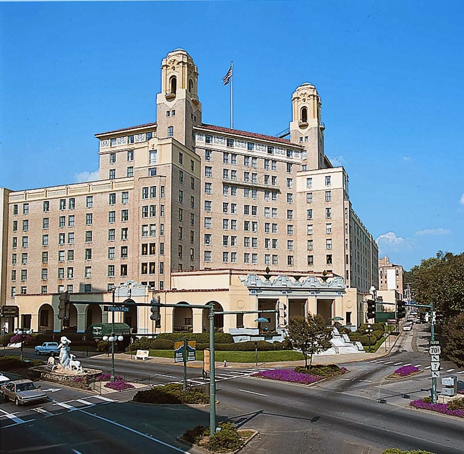 Arlington Resort Hotel & Spa - Image 1