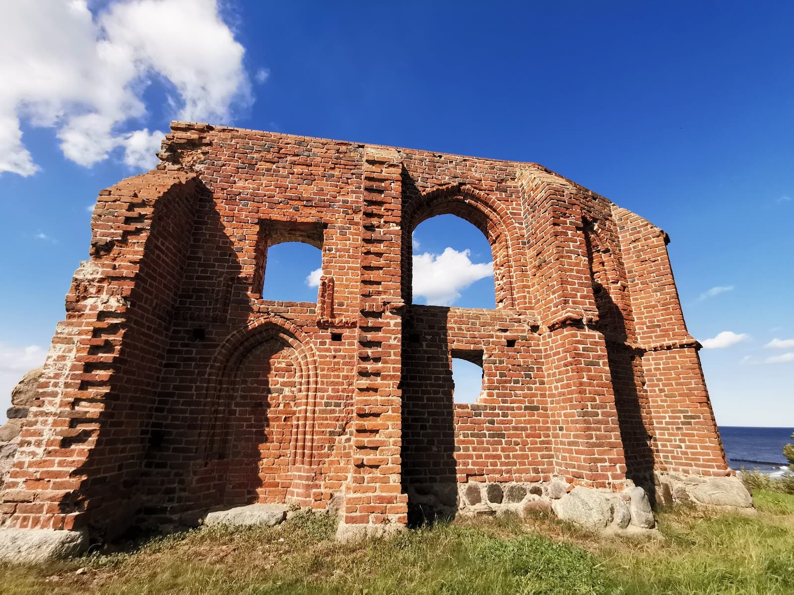Trzęsacz Cliffs & Ruins - Image 1