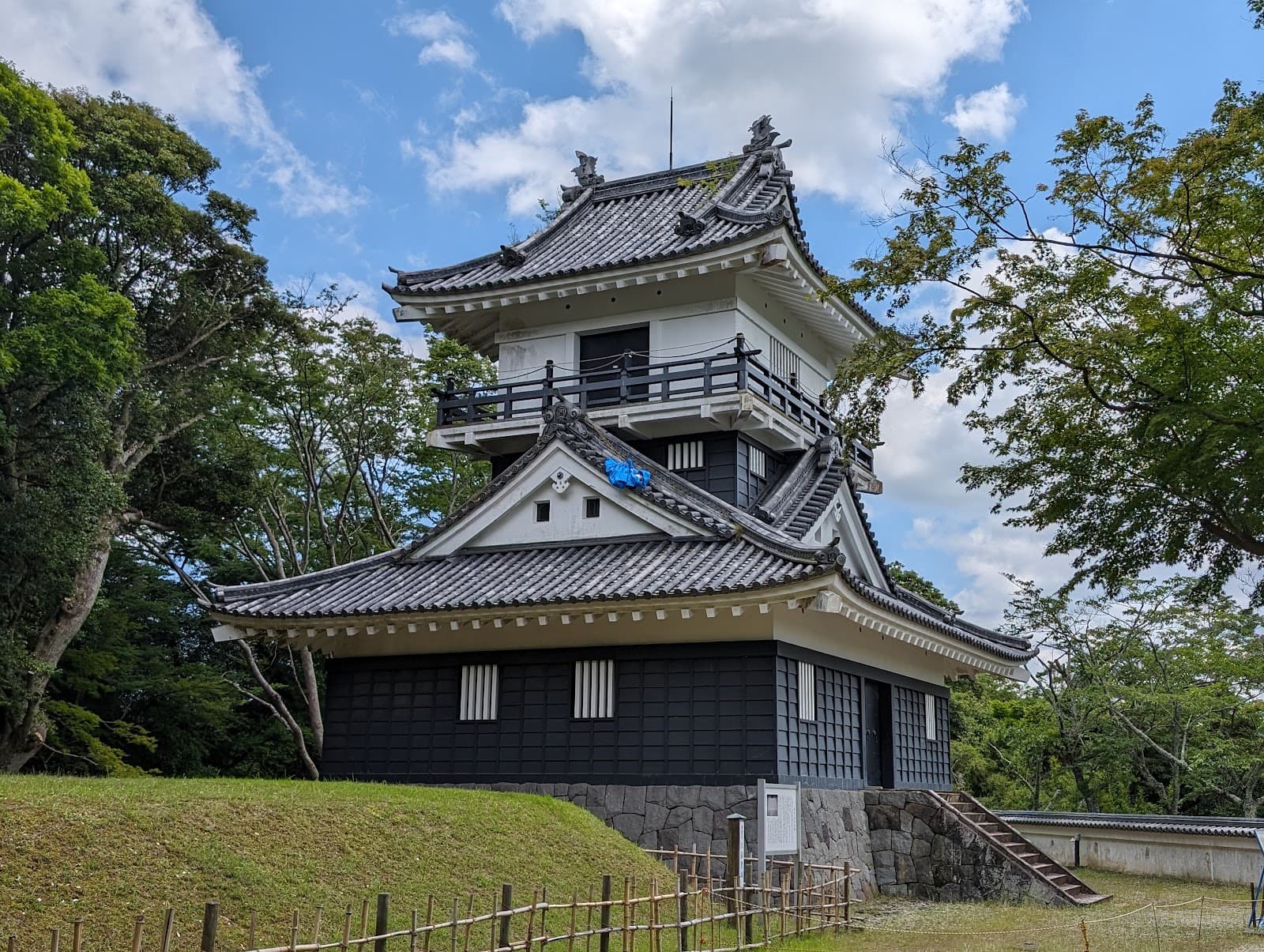 Kururi Castle - Image 1