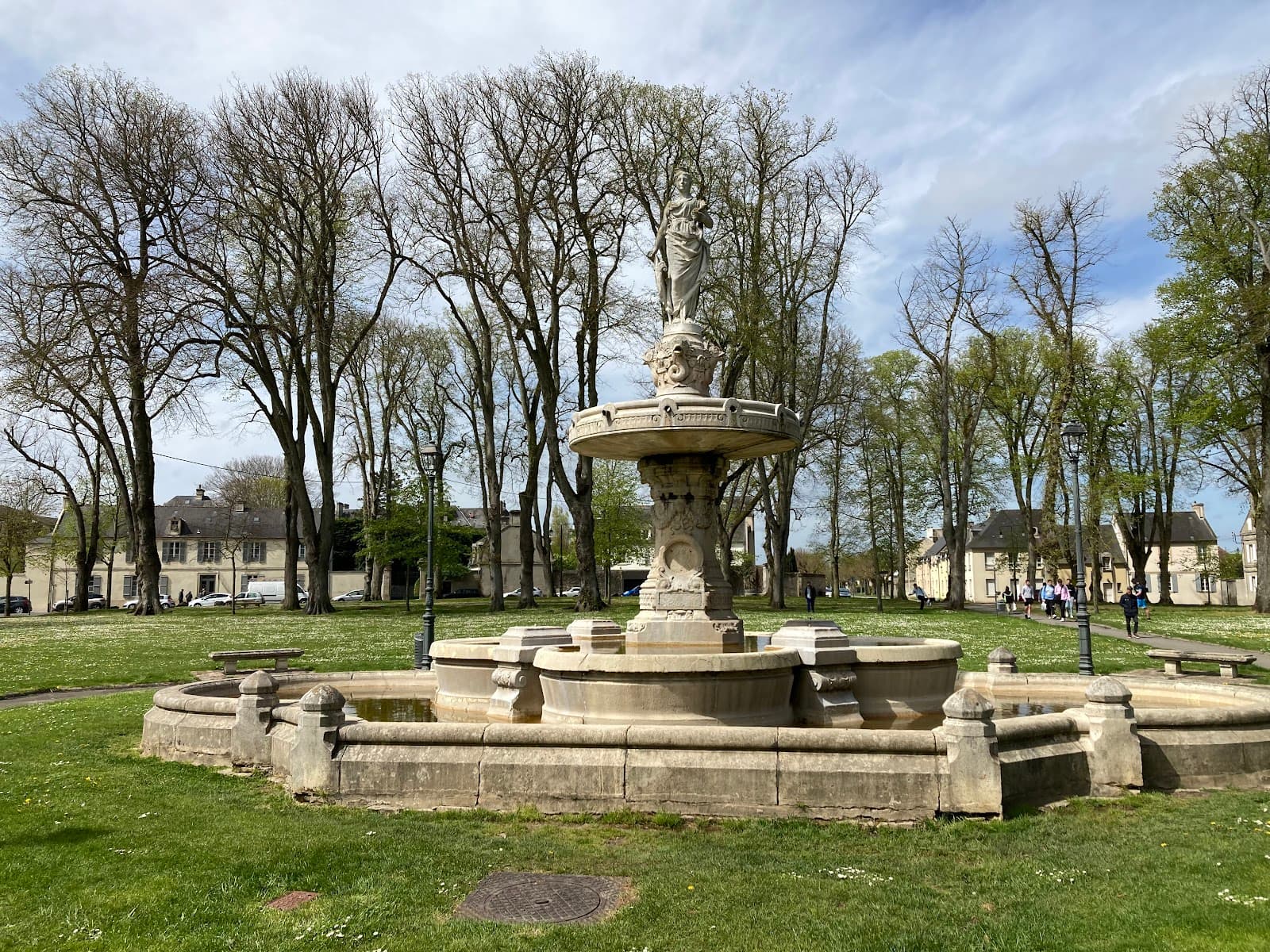 Place Charles de Gaulle Paris - Image 1
