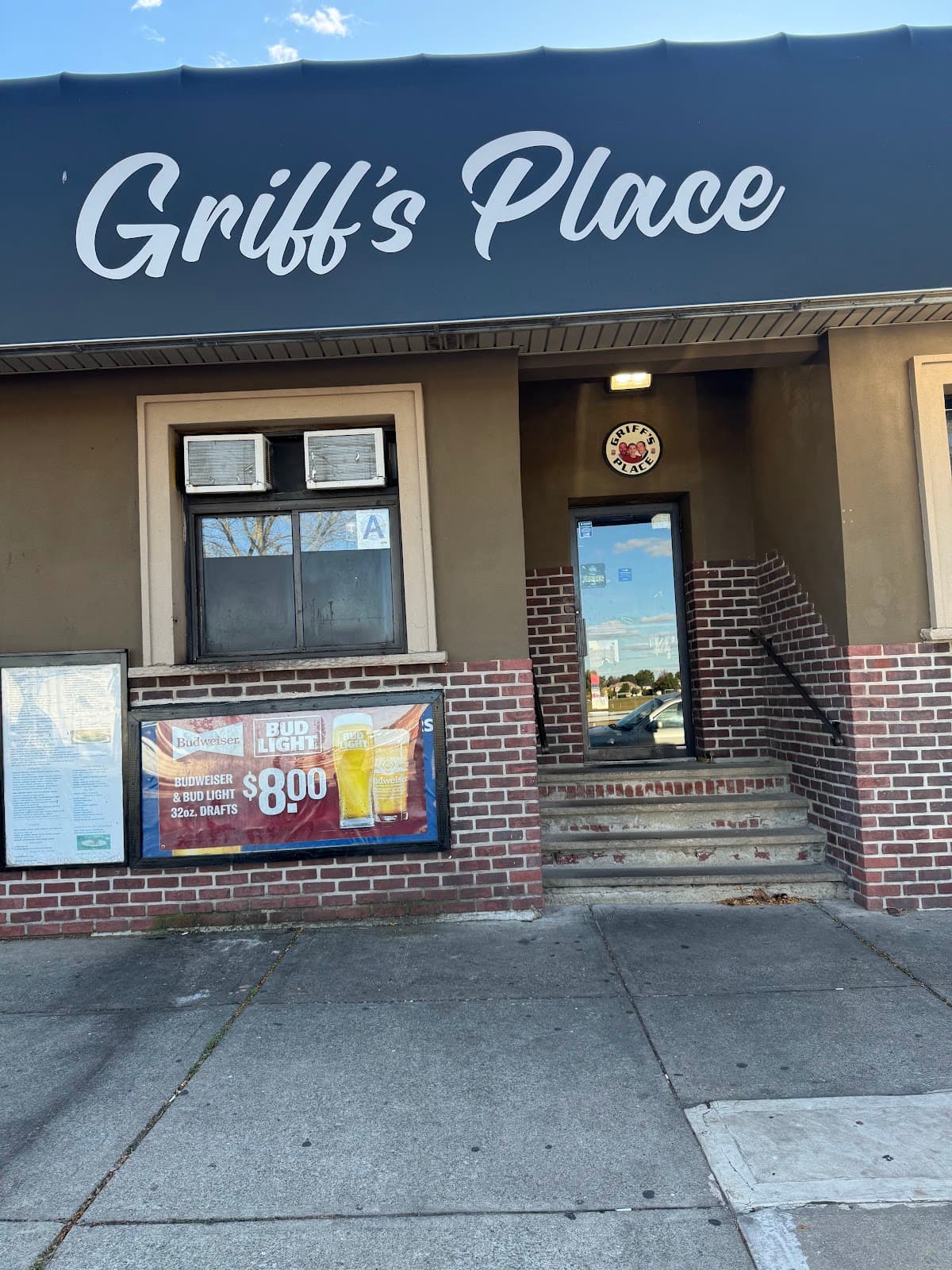 Griff's - Image 1