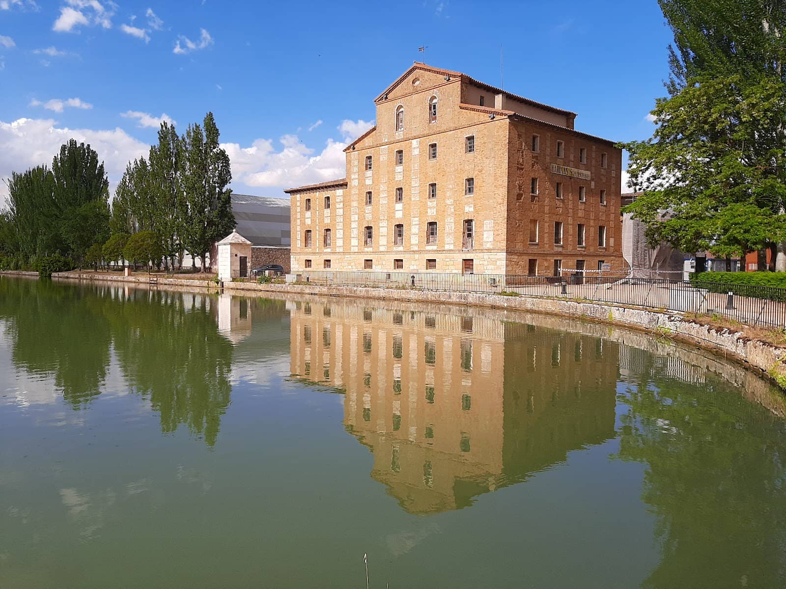 Proximity to Castile Canal