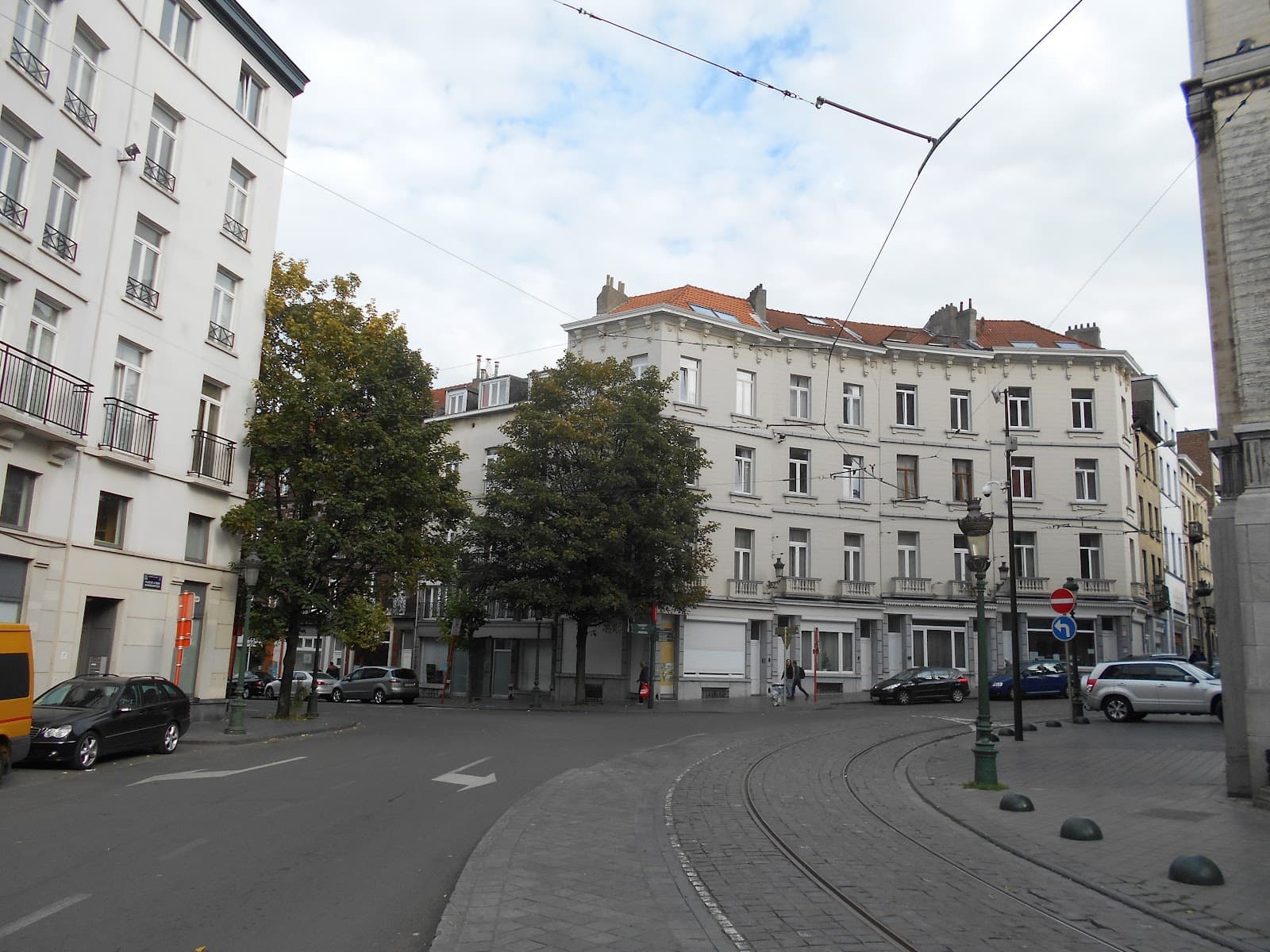 Place de la Reine - Image 1