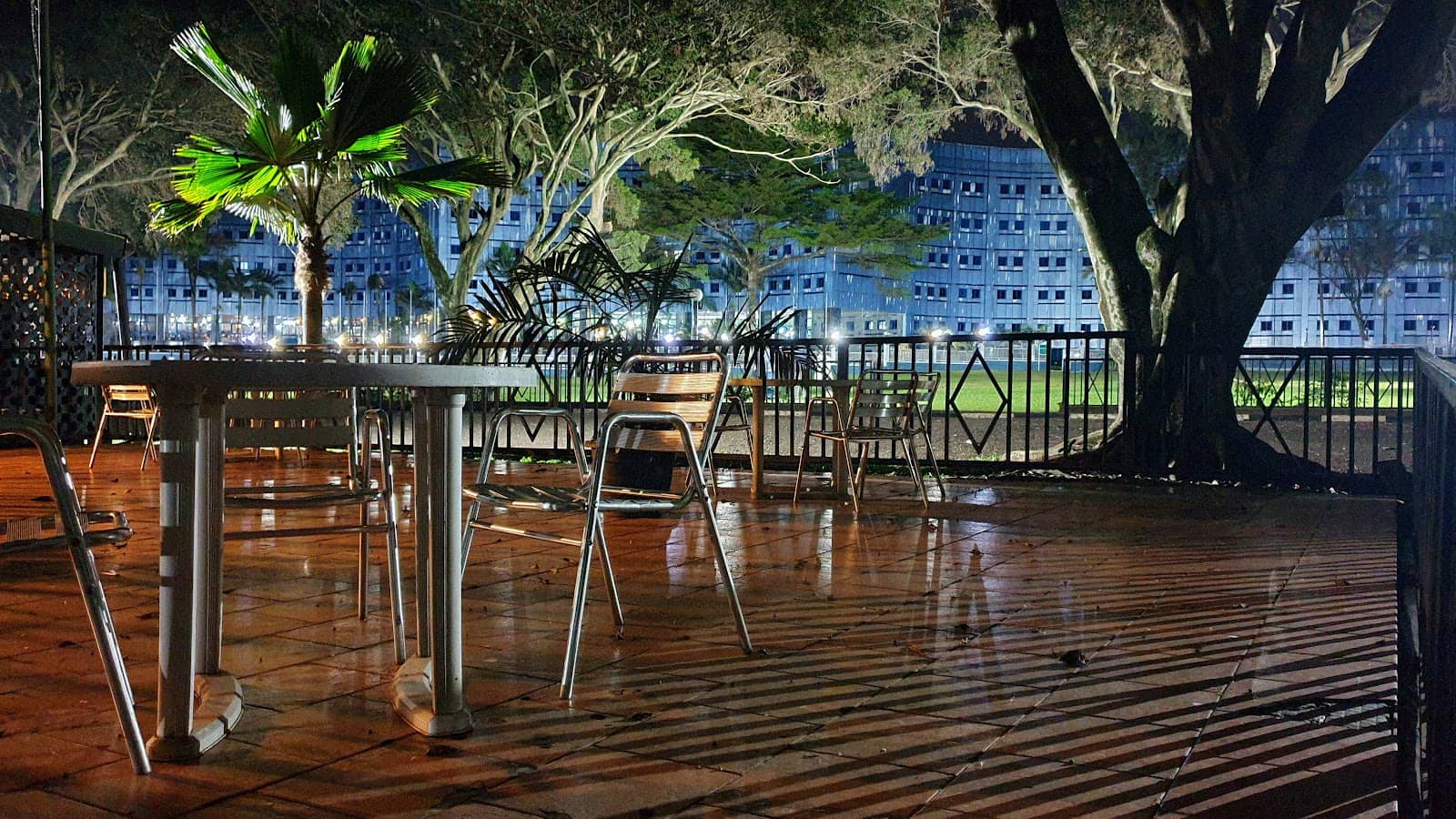 Serene Lake Victoria Views