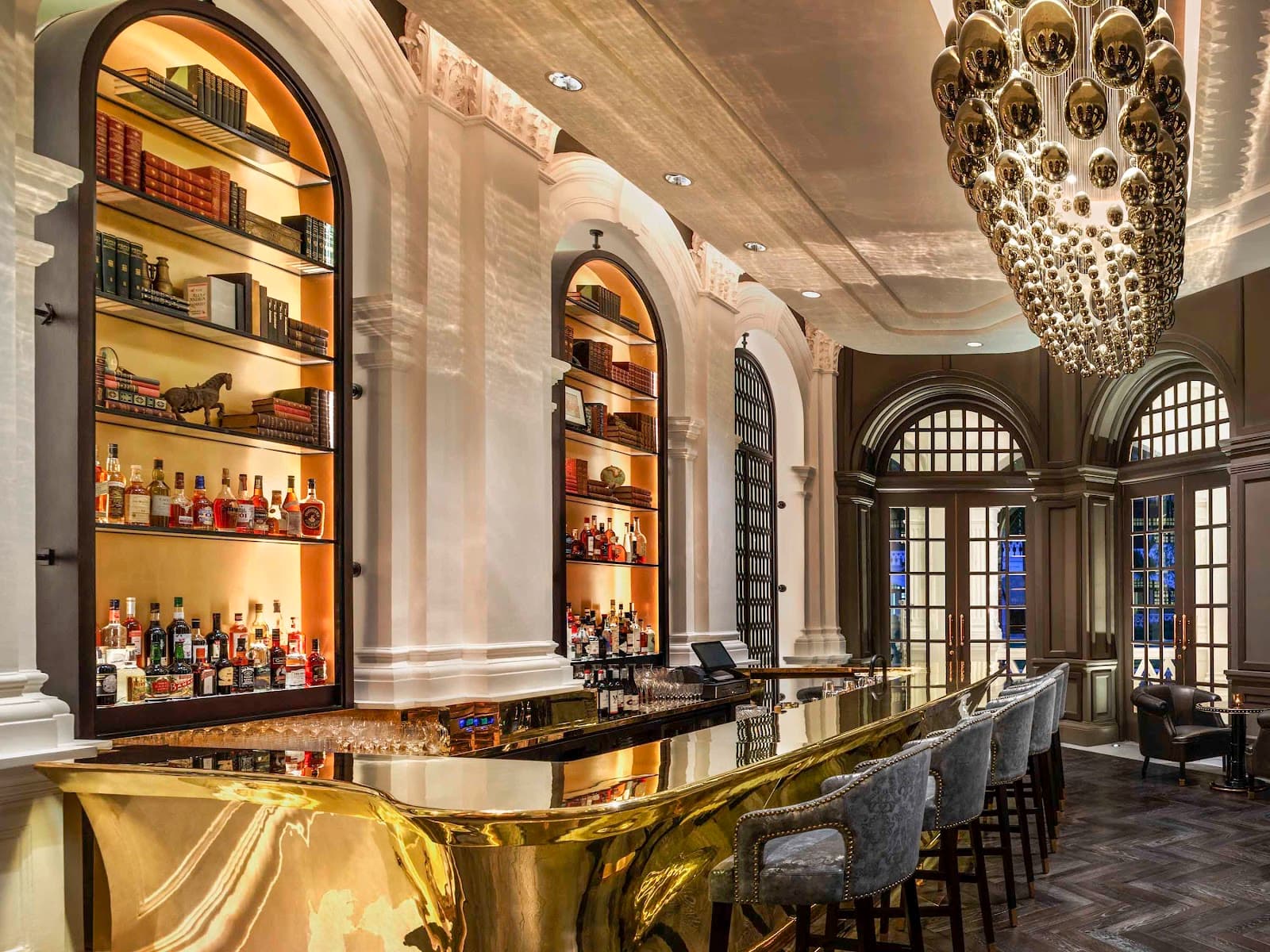 Writers Bar - Image 1