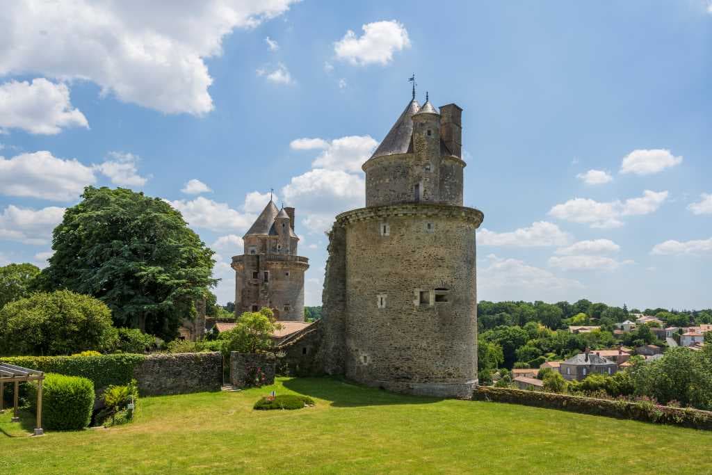 Château d'Apremont - Image 1
