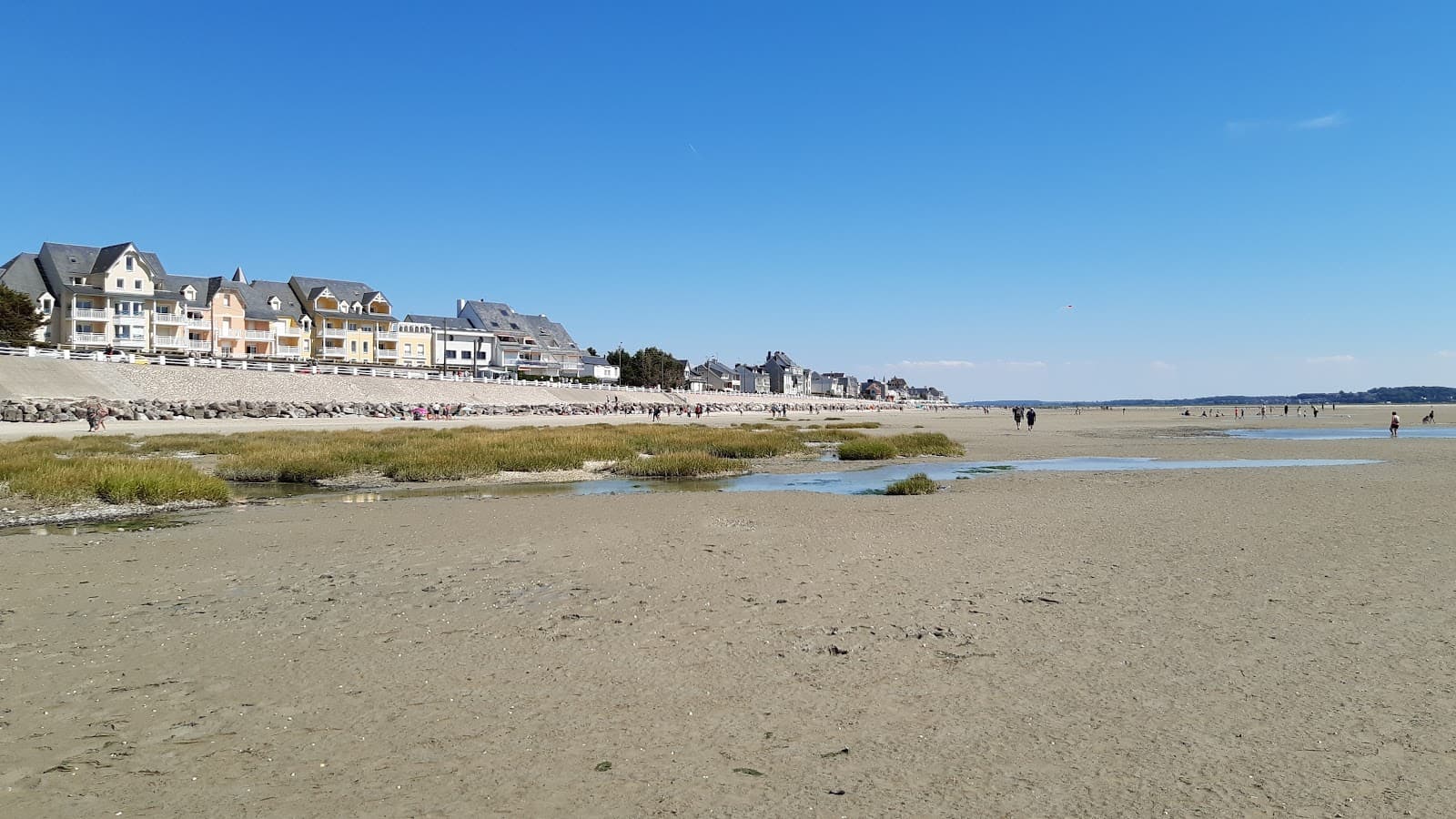 Le Crotoy Harbor & Beach - Image 1