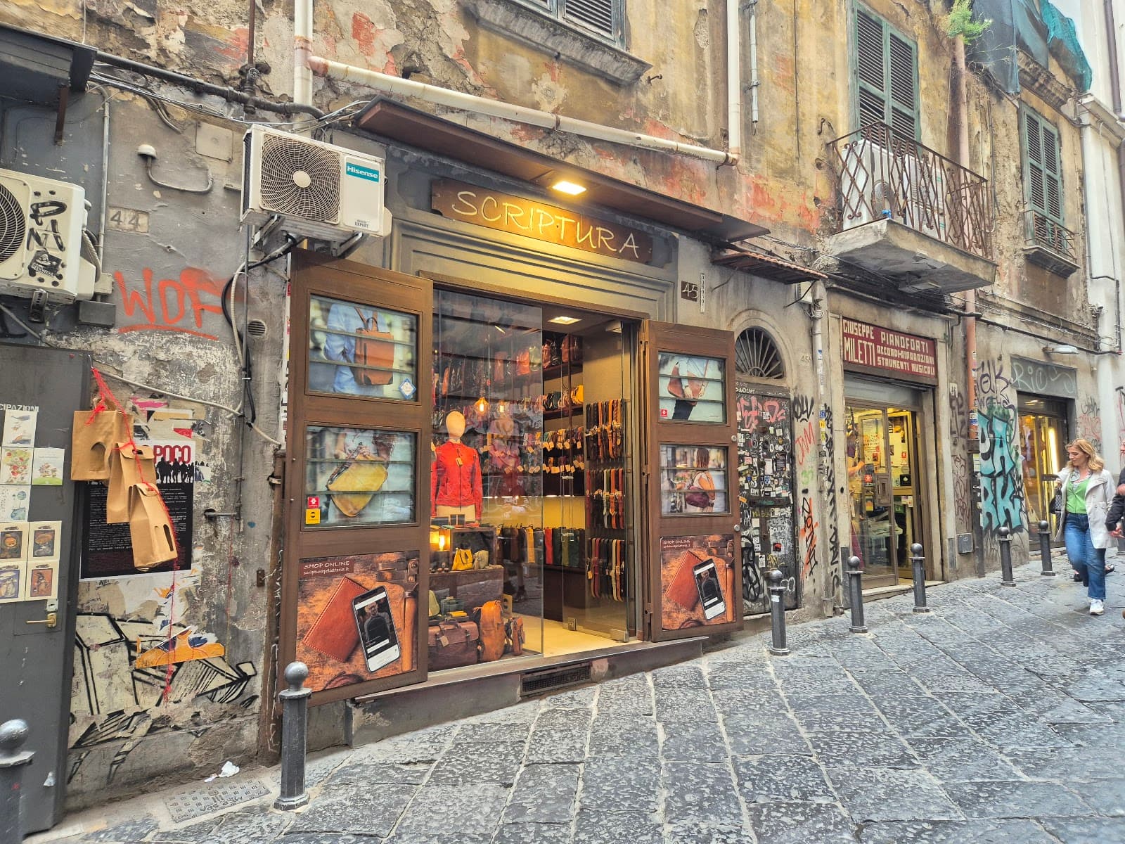 Scriptura, Naples, Italy - Image 1