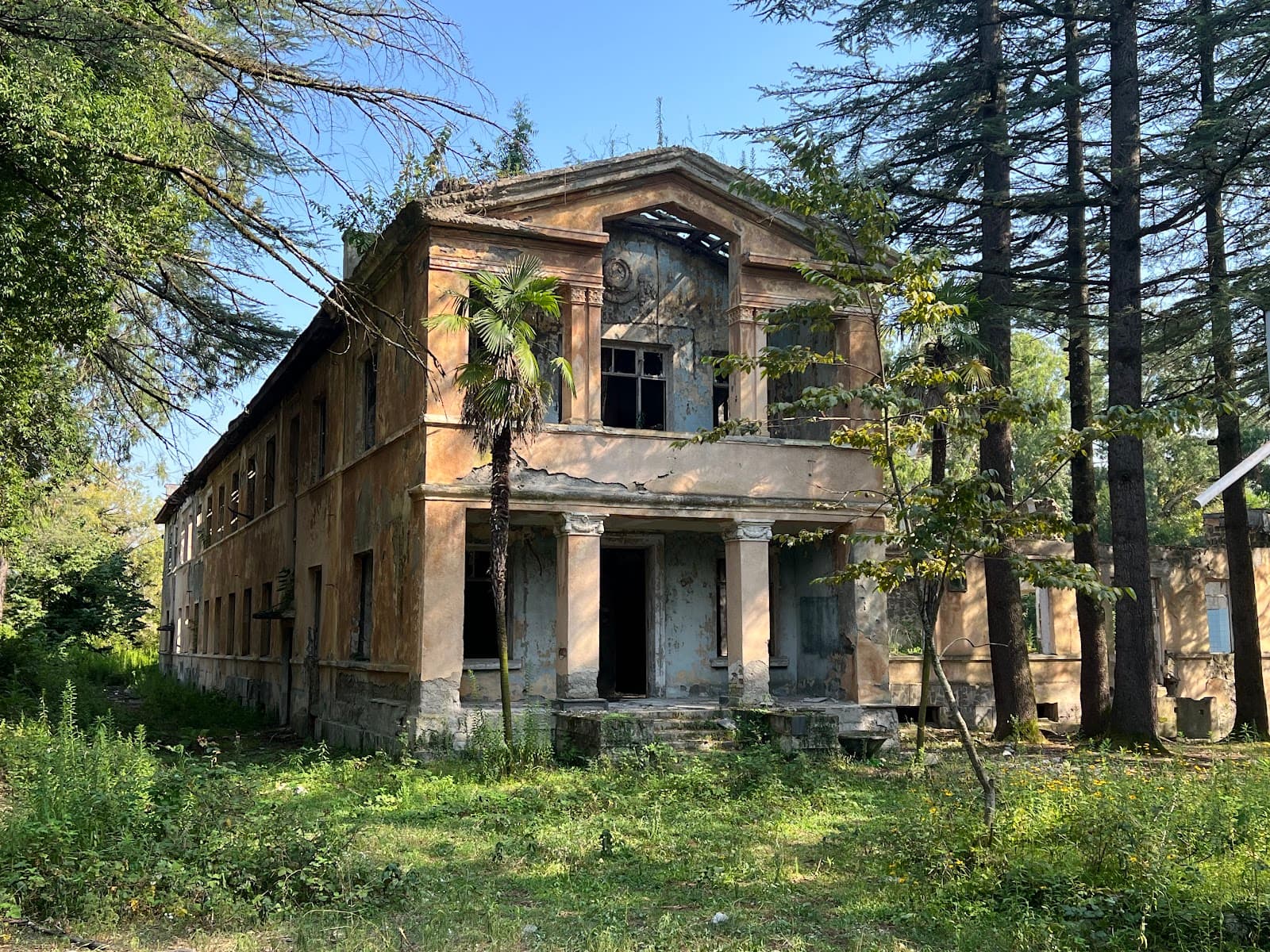 Stalin’s Dacha (Lake Ritsa) - Image 1