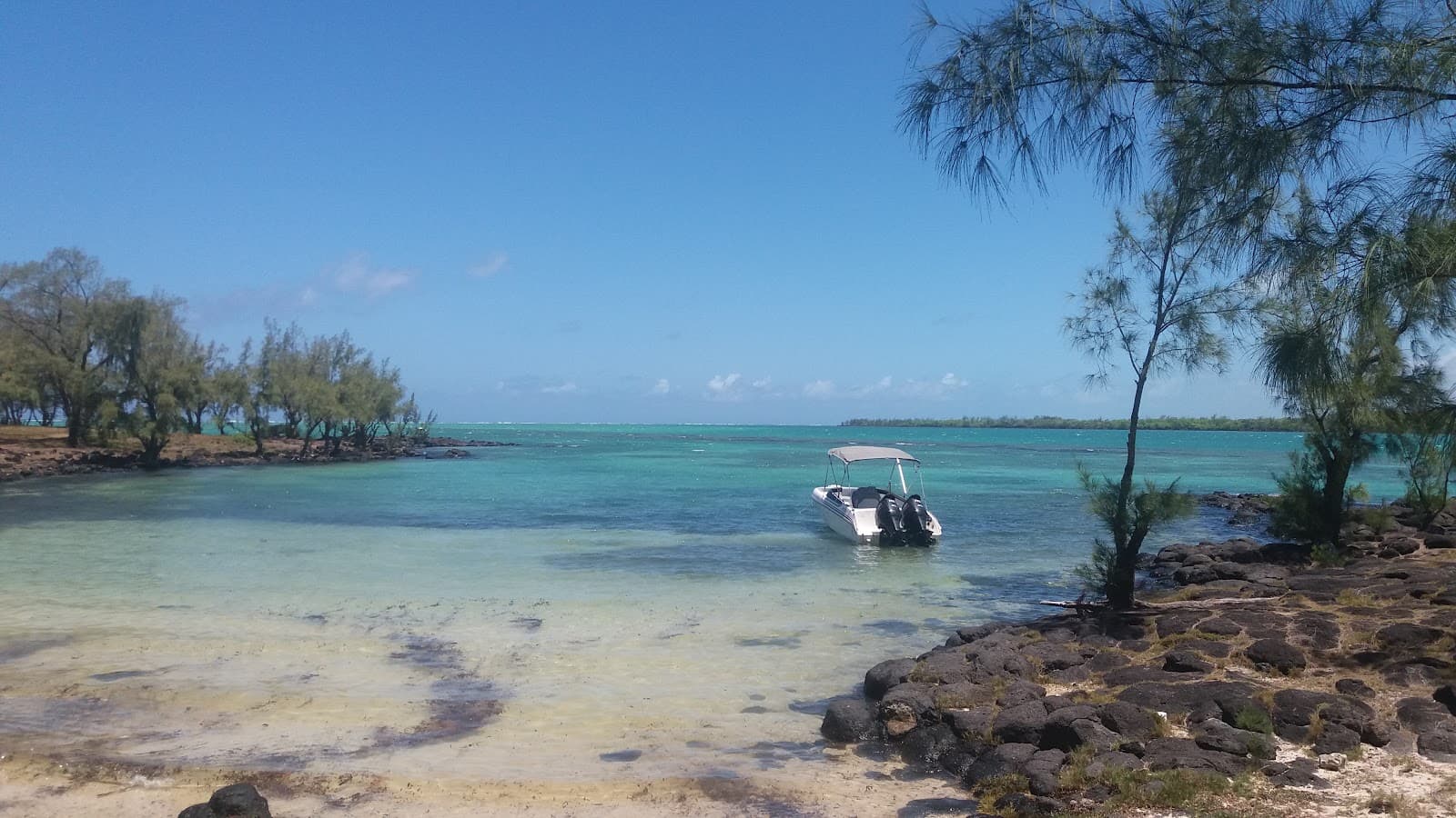 Île d'Ambre - Image 1