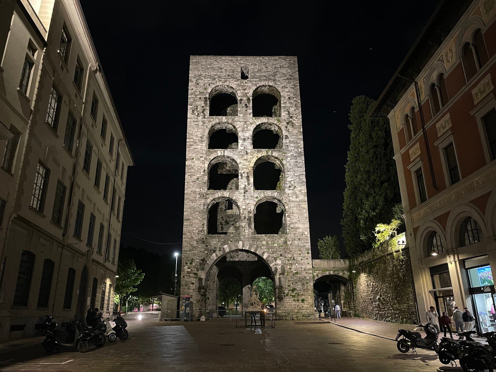 Porta Torre Como - Image 1