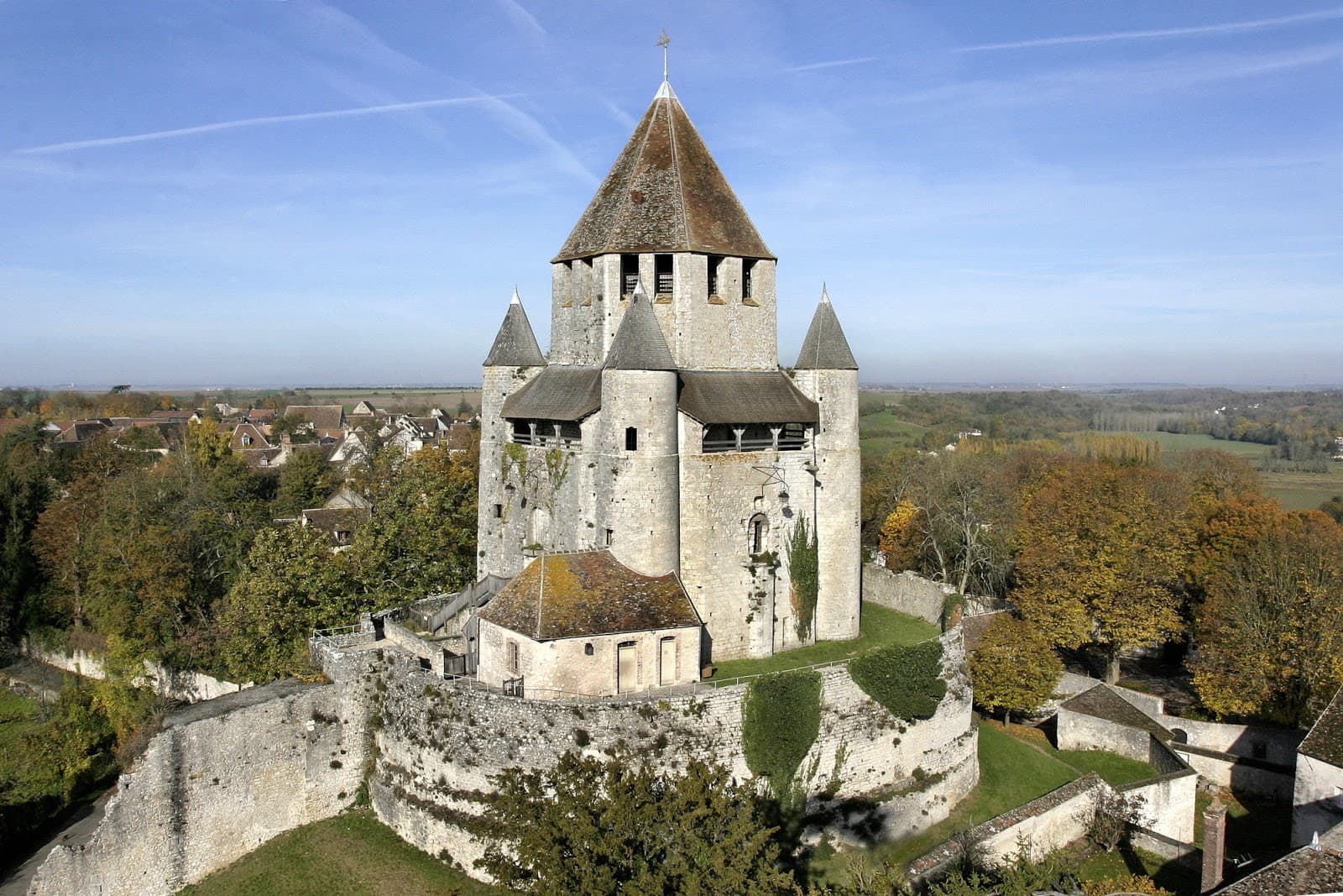Tour César Provins - Image 1