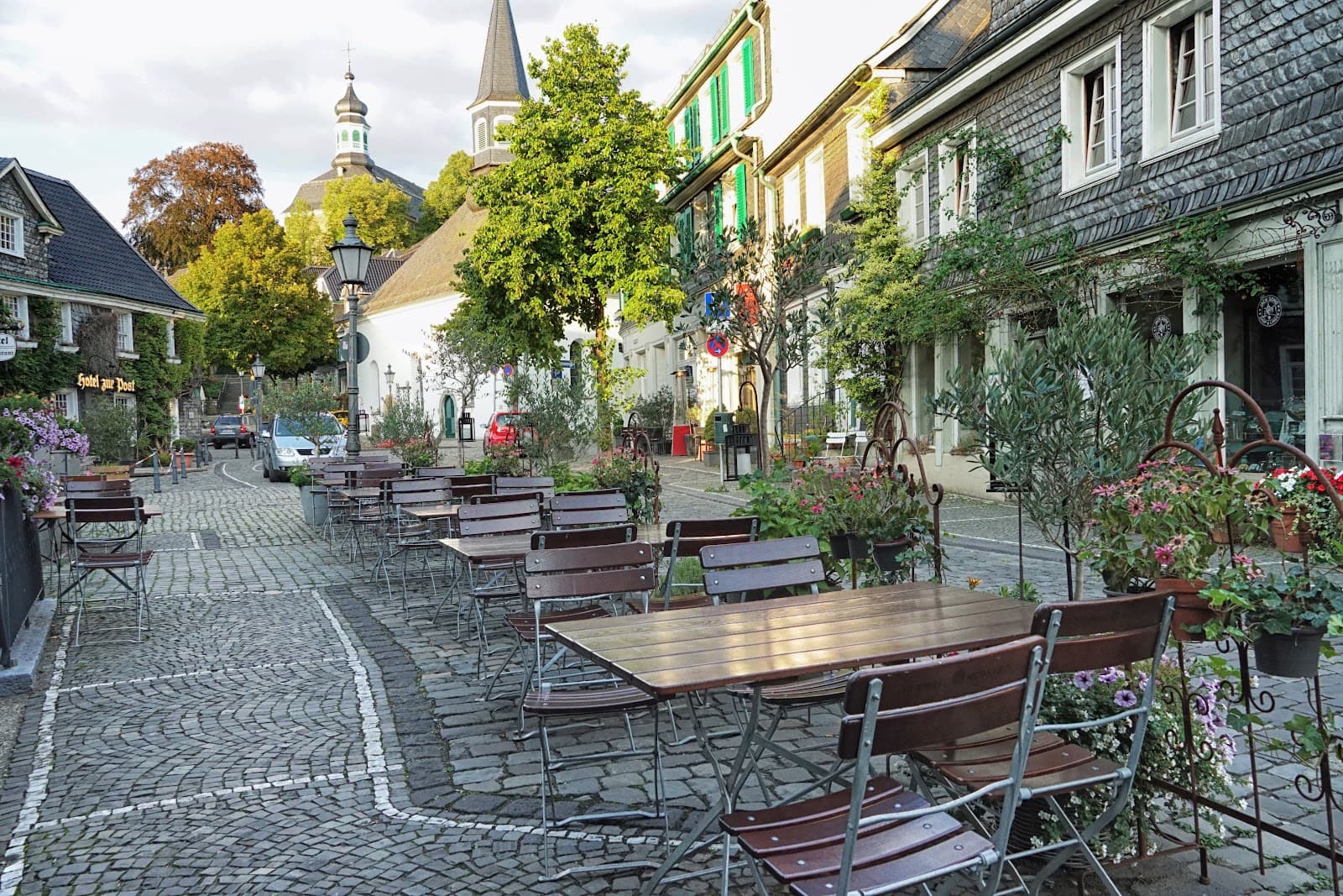Gräfrather Marktplatz - Image 1