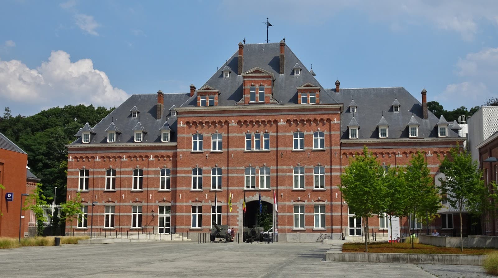 Dungelhoeff Barracks & Park - Image 1