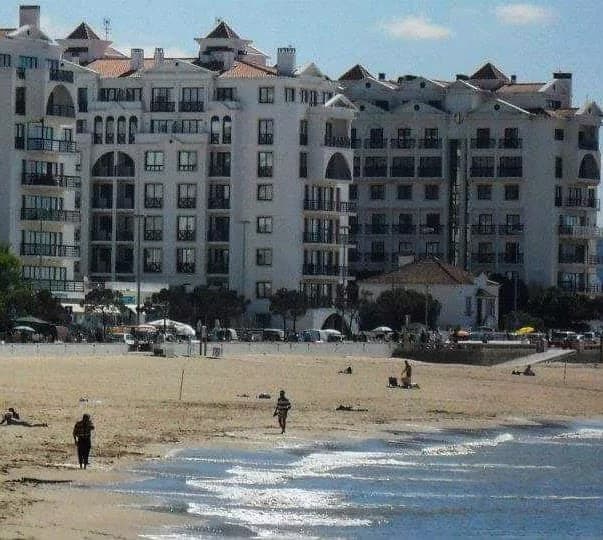 São Martinho do Porto Bay - Image 1