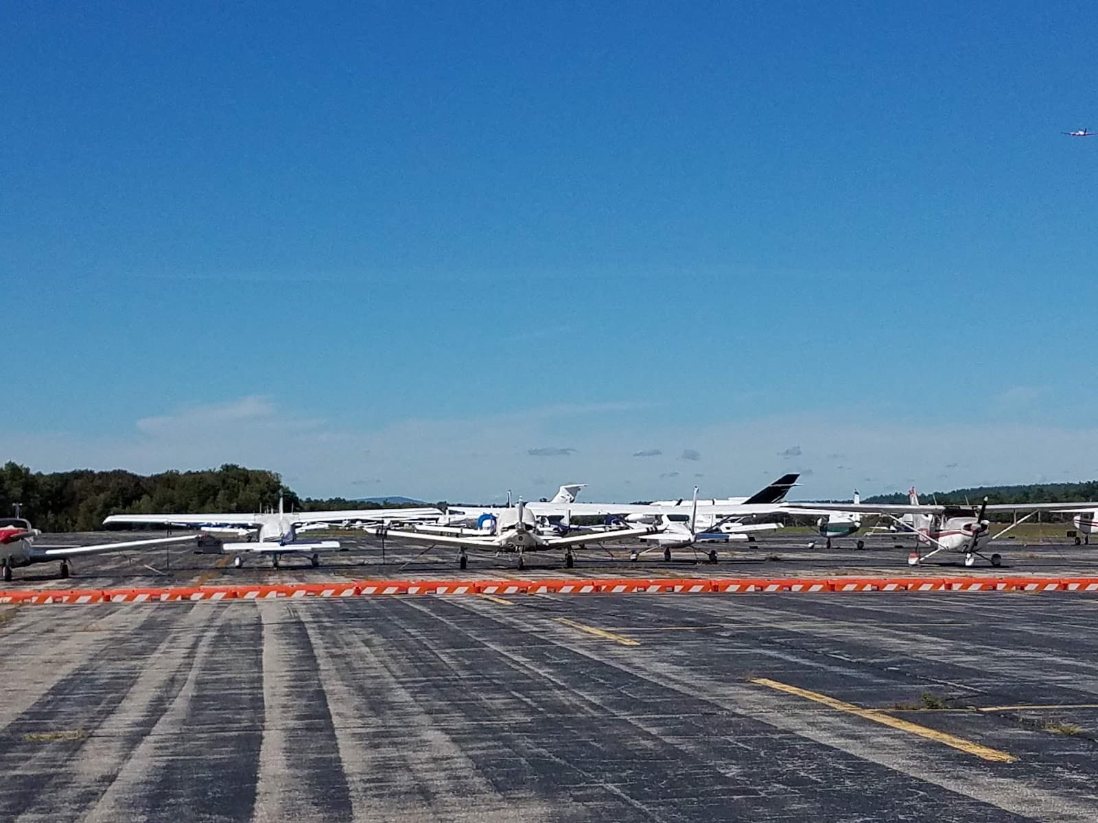 Nashua Airport (Boire Field) Observation Area - Image 1