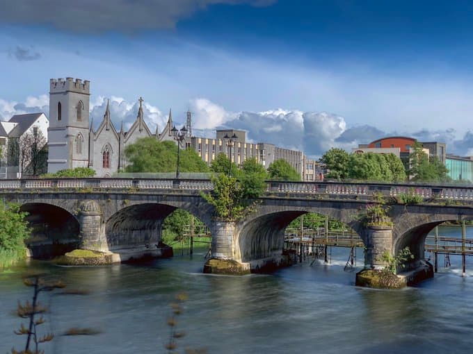 Salmon Weir Bridge - Image 1
