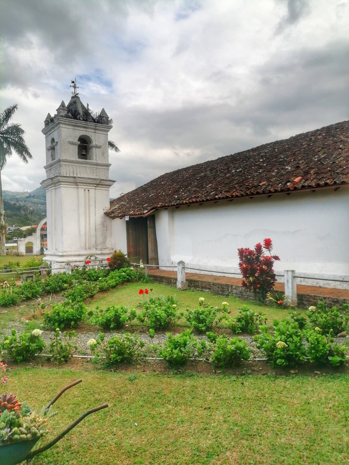 Orosi Town - Image 1