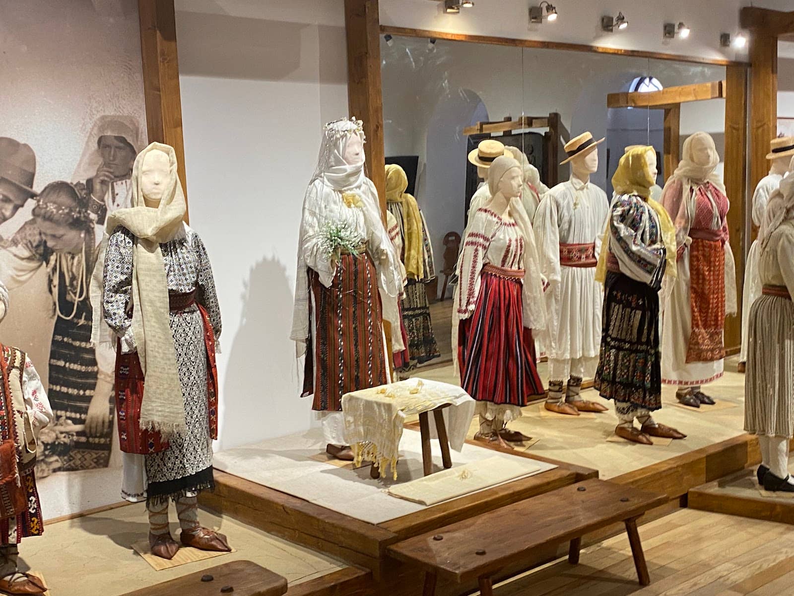 Knowledgeable Guides