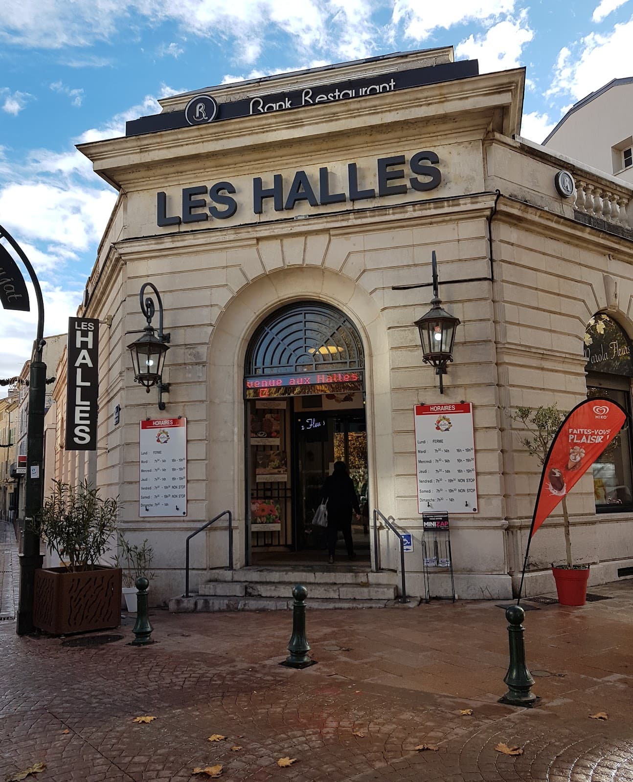 Les Halles (Covered Market) - Image 1