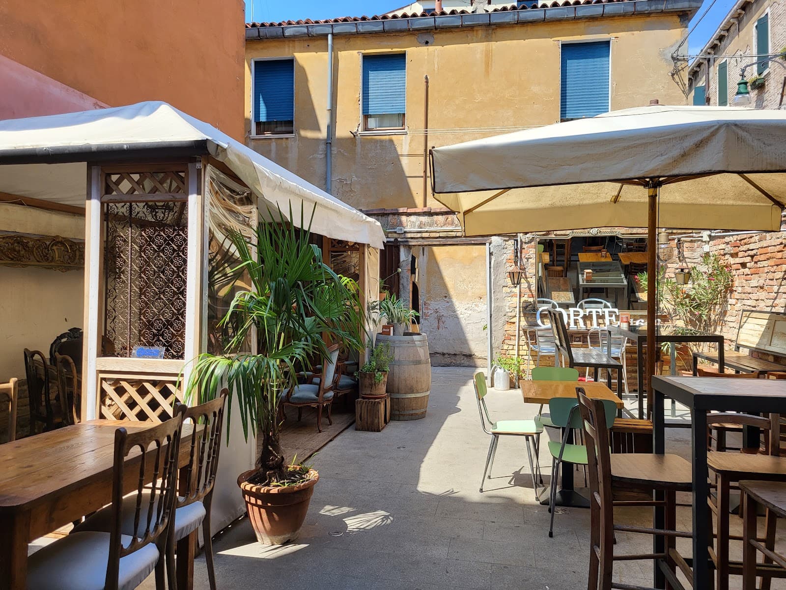 La Corte 1642 - Image 1