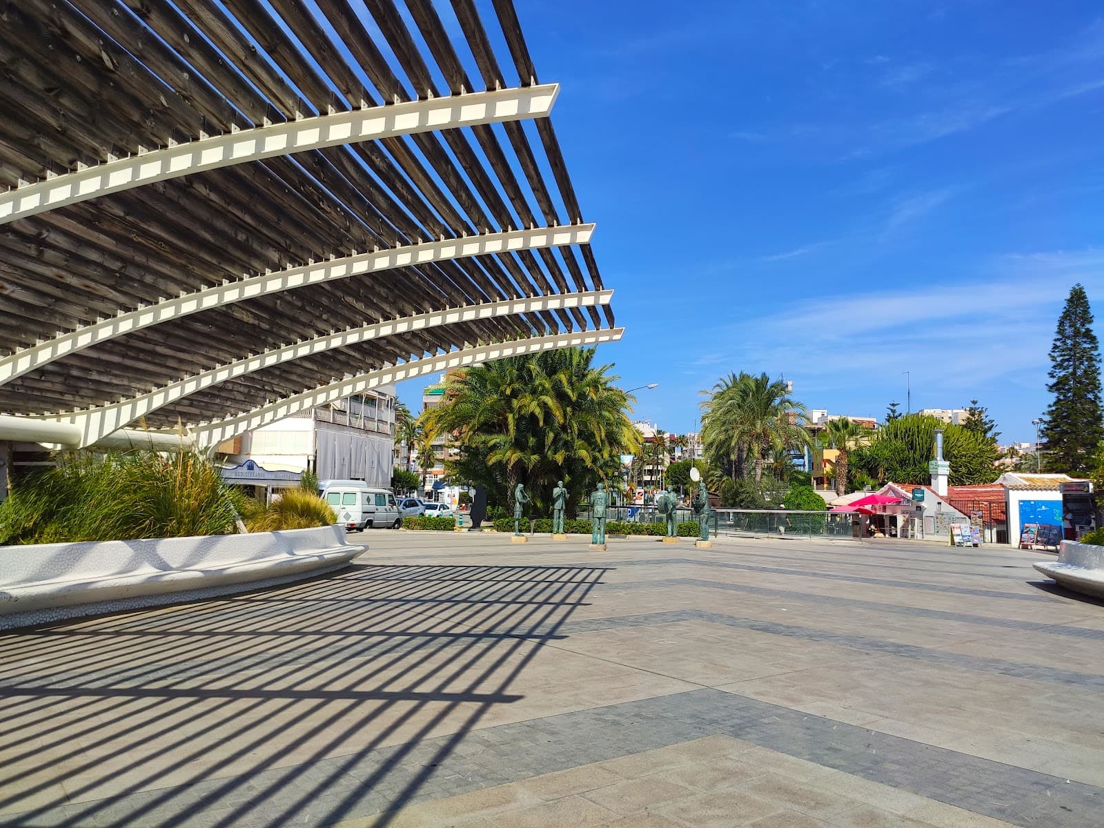 Paseo Vista Alegre - Image 1