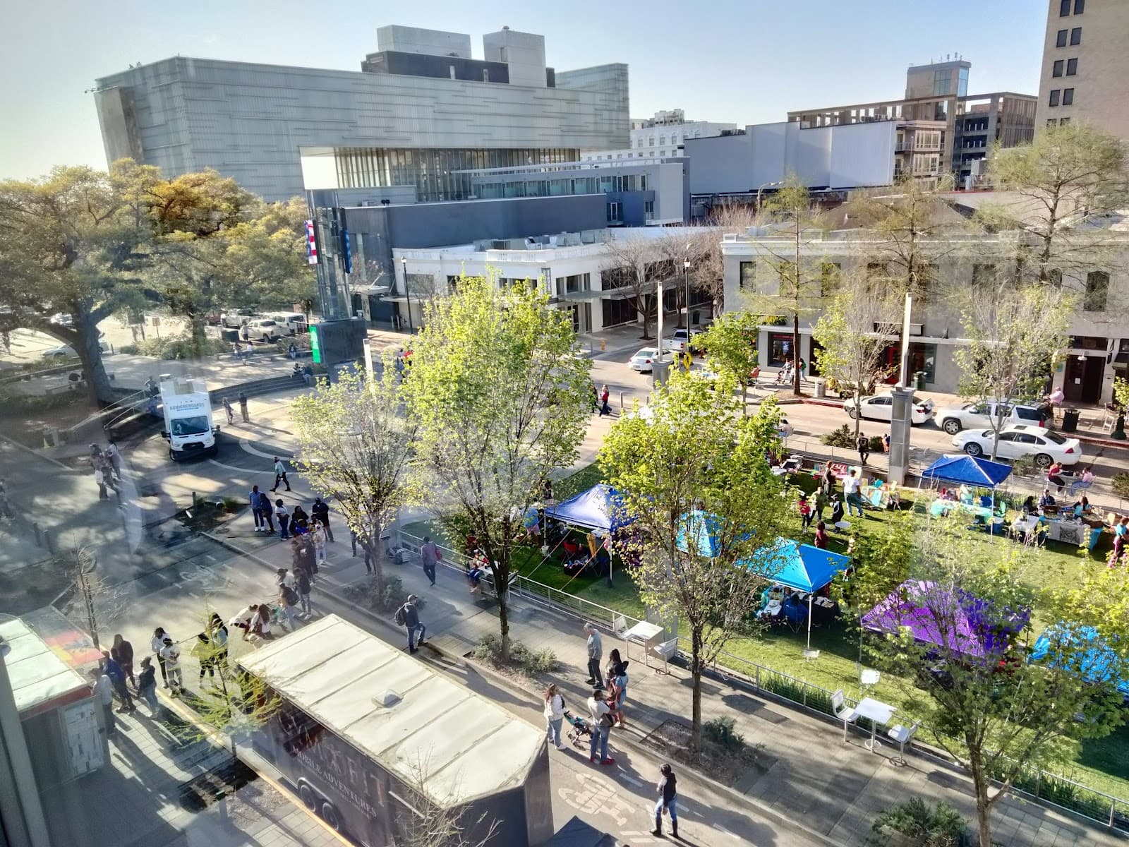 North Boulevard Town Square - Image 1